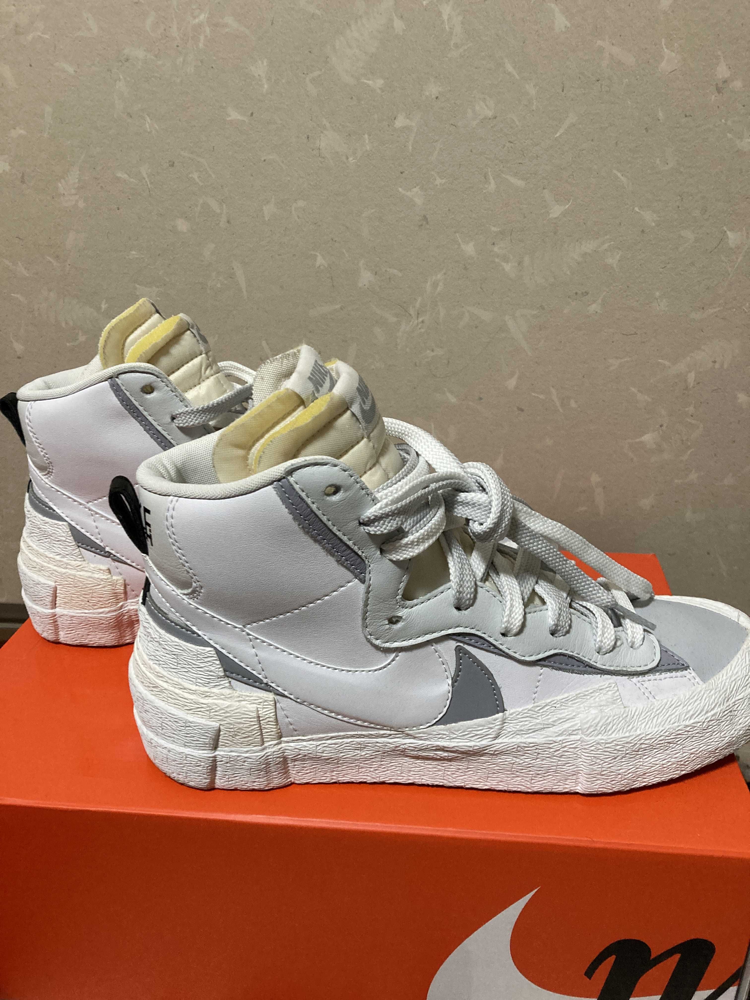 sacai × NIKE BLAZER MID "WHITE/WOLF GREY"