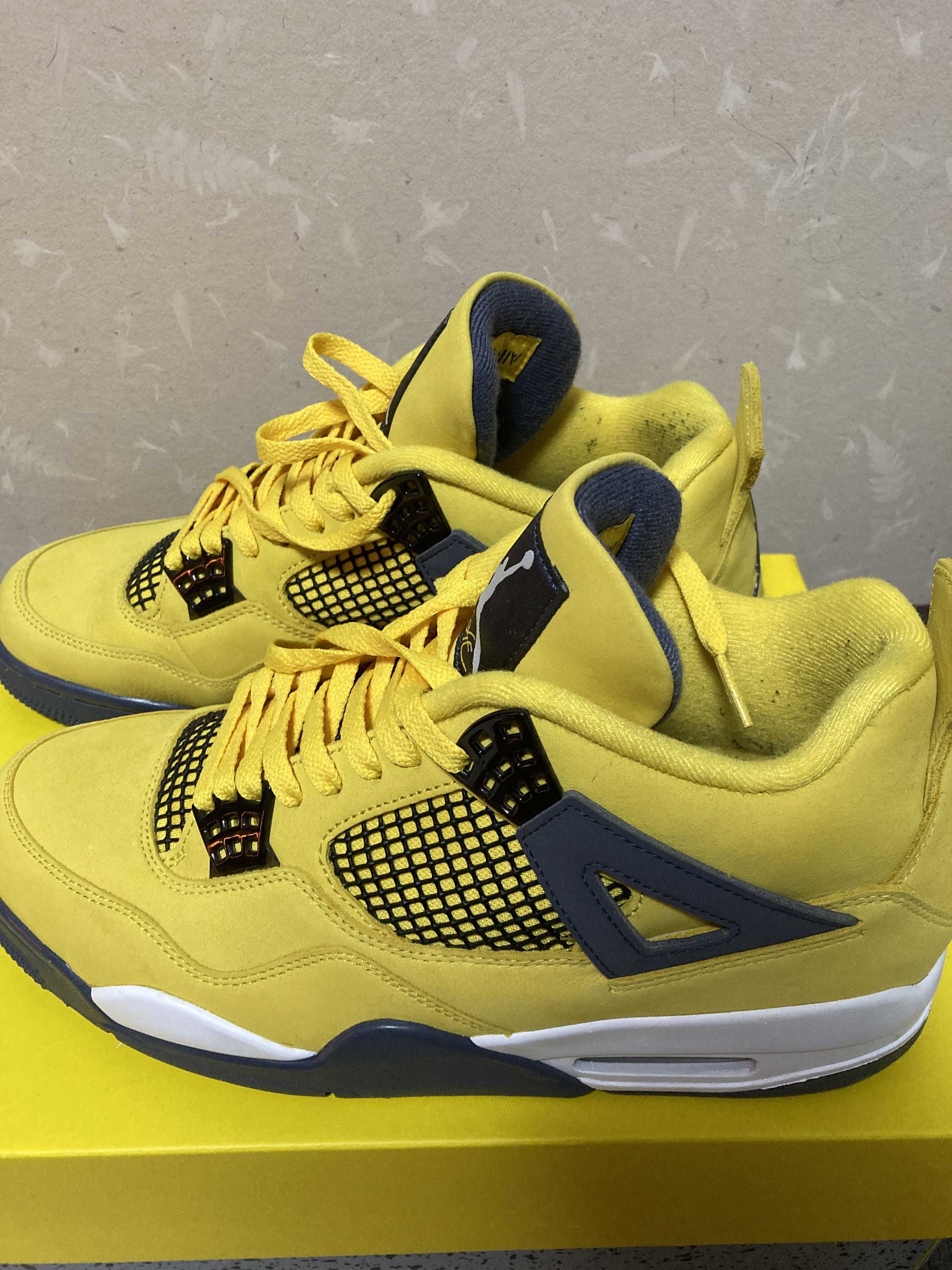 Nike Air Jordan 4 "Tour Yellow"