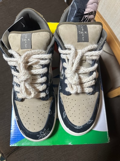 Travis Scott × Nike SB Dunk Low "Black/Parachute Beige"