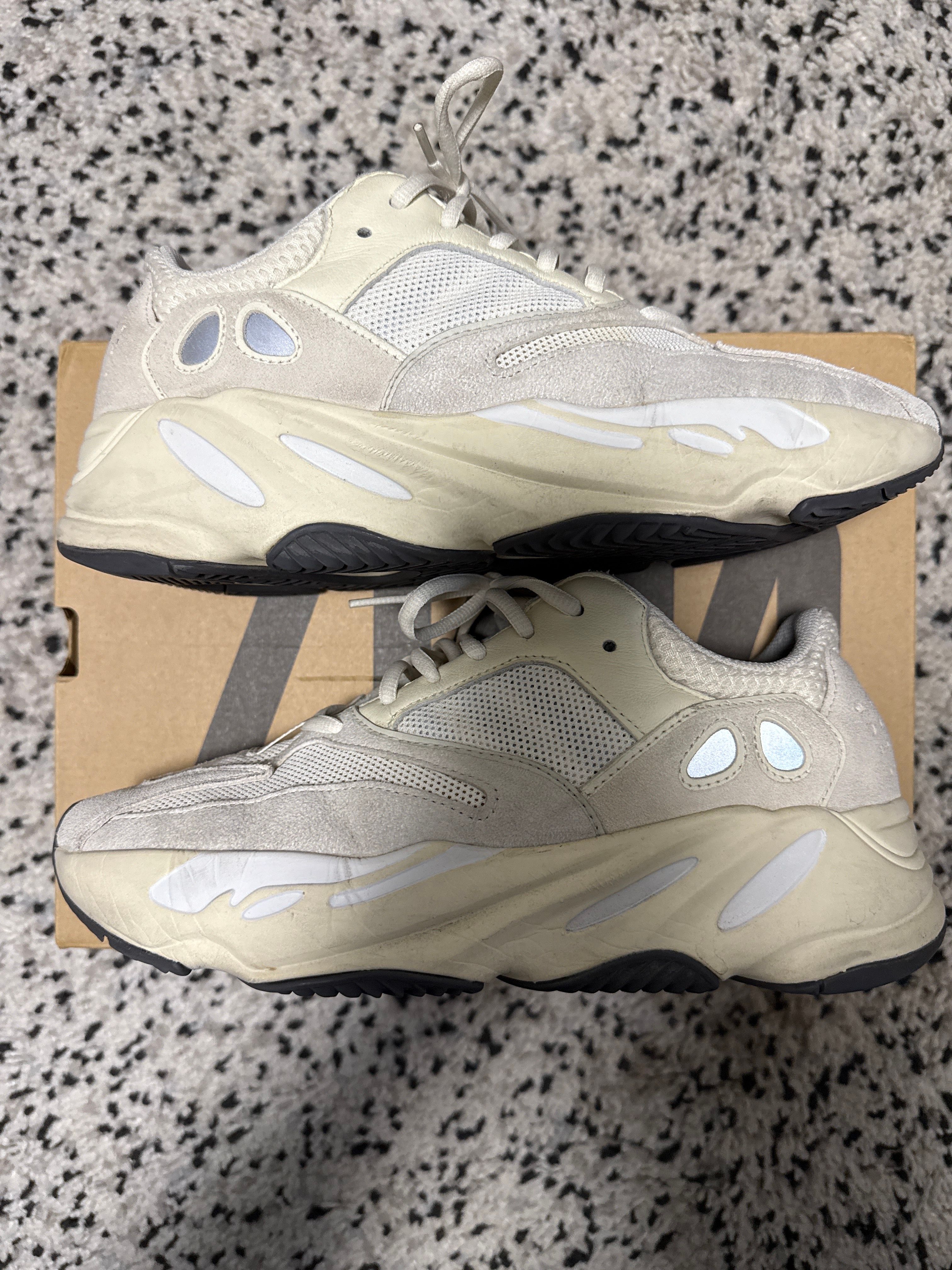 adidas YEEZY Boost 700 "Analog"