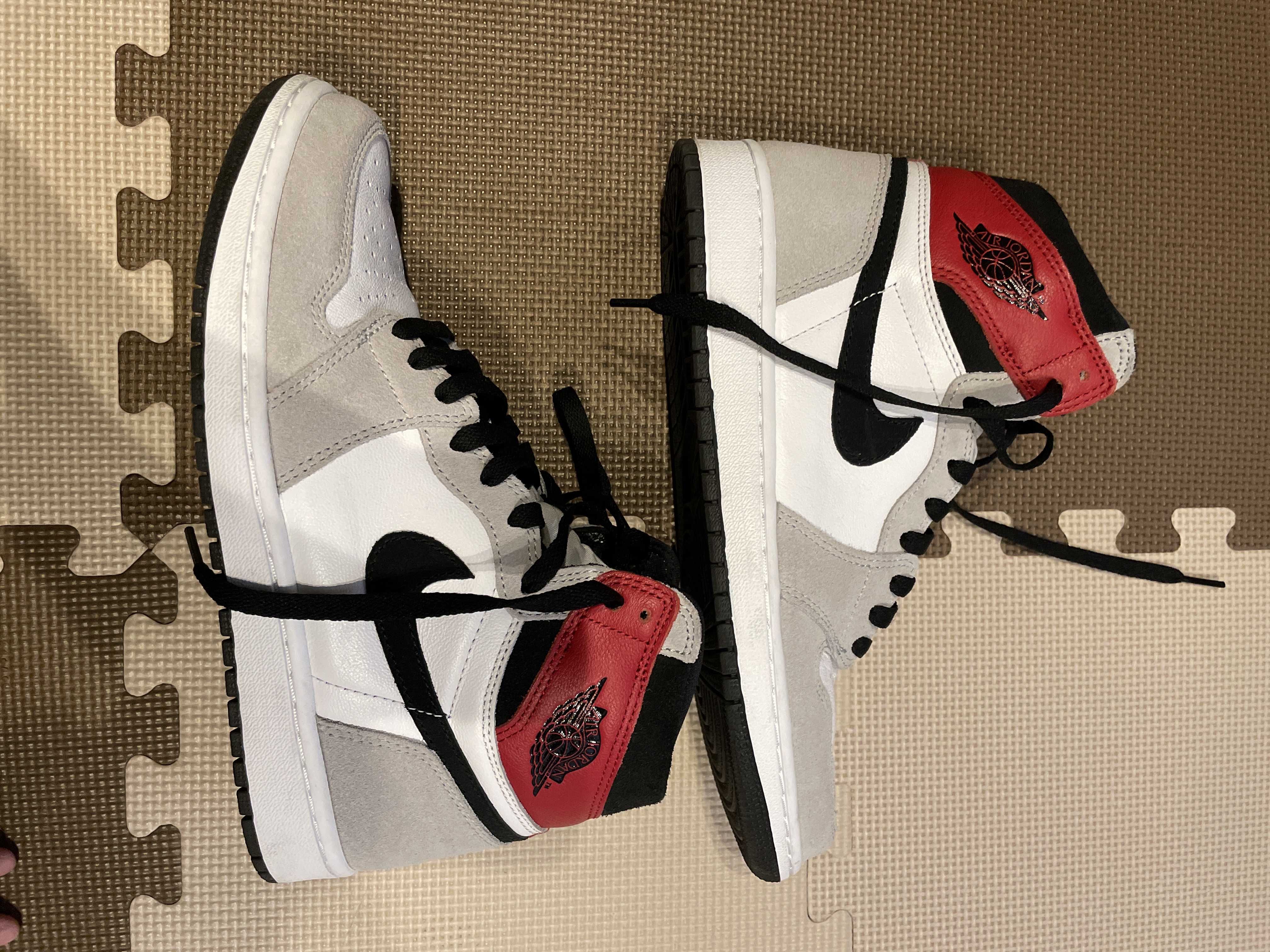 Nike Air Jordan 1 High OG "White/Black/Light Smoke Grey"