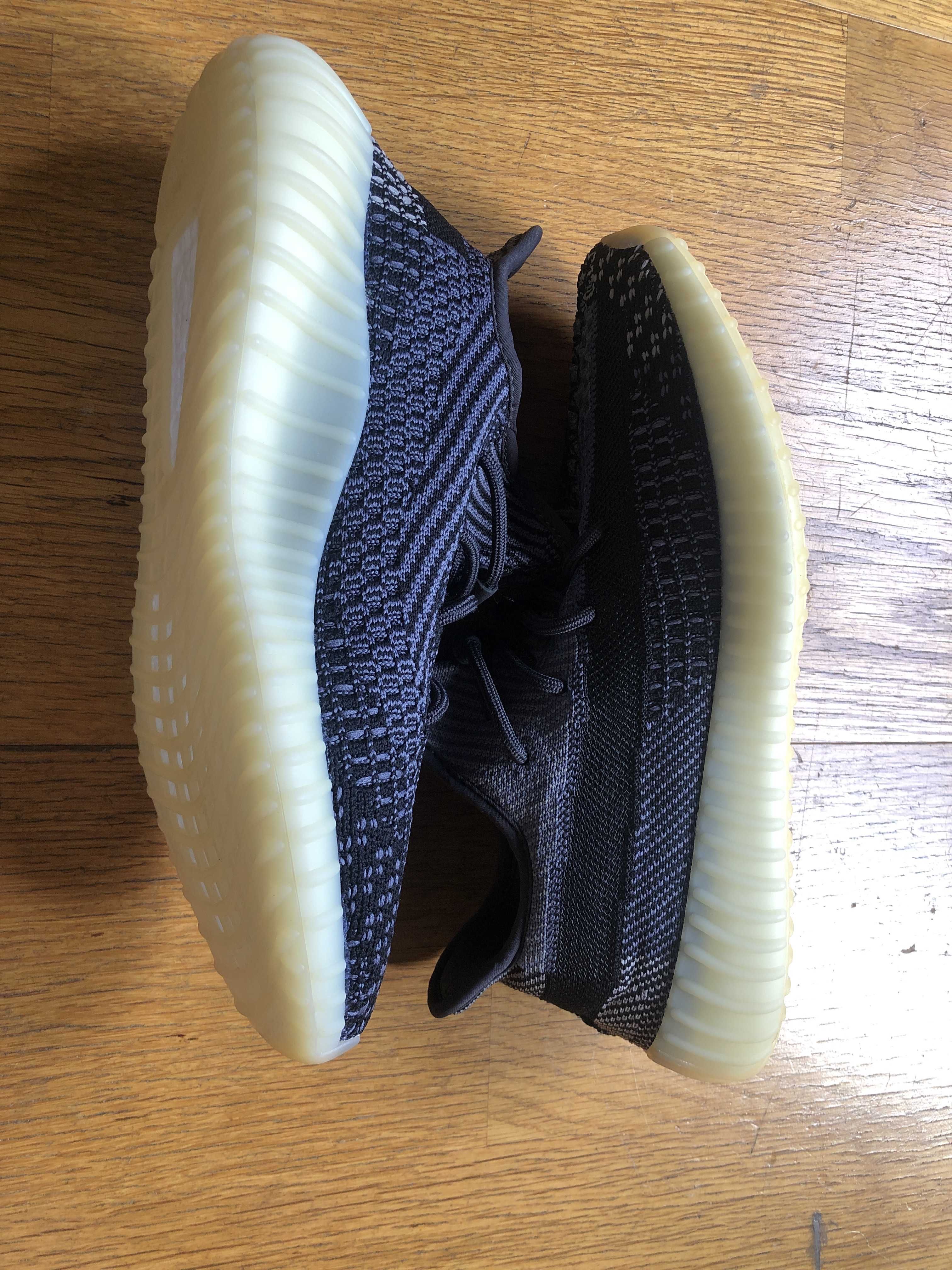 adidas YEEZY Boost 350V2 "Carbon"