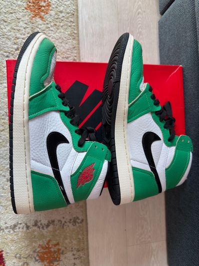 Nike Women's Air Jordan 1 High OG "Lucky Green/White-Sail-Black"
