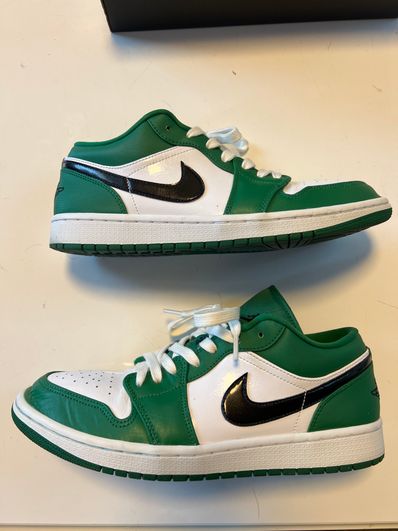 NIKE AIR JORDAN 1 LOW "PINE GREEN/WHITE"
