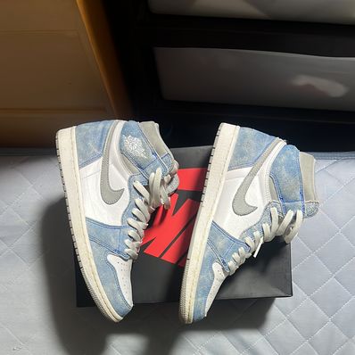 Nike Air Jordan 1 High OG "Hyper Royal"