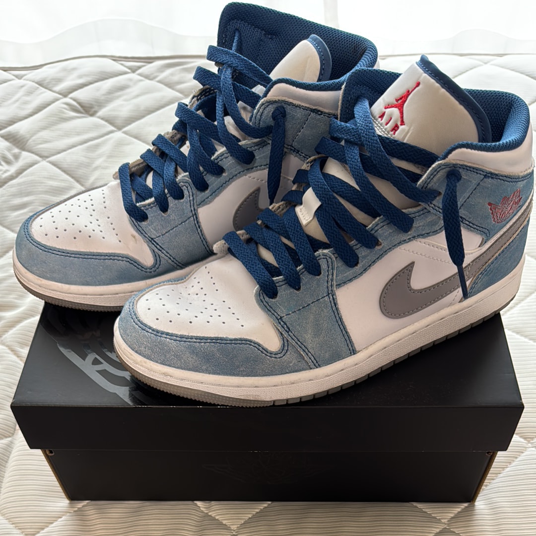 Nike Air Jordan 1 Mid SE "White/Hyper Royal/Red"