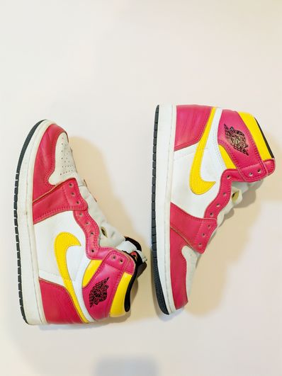 Nike Air Jordan 1 High OG "Light Fusion Red"