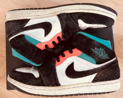 Nike Air Jordan 1 Mid SE "South Beach"