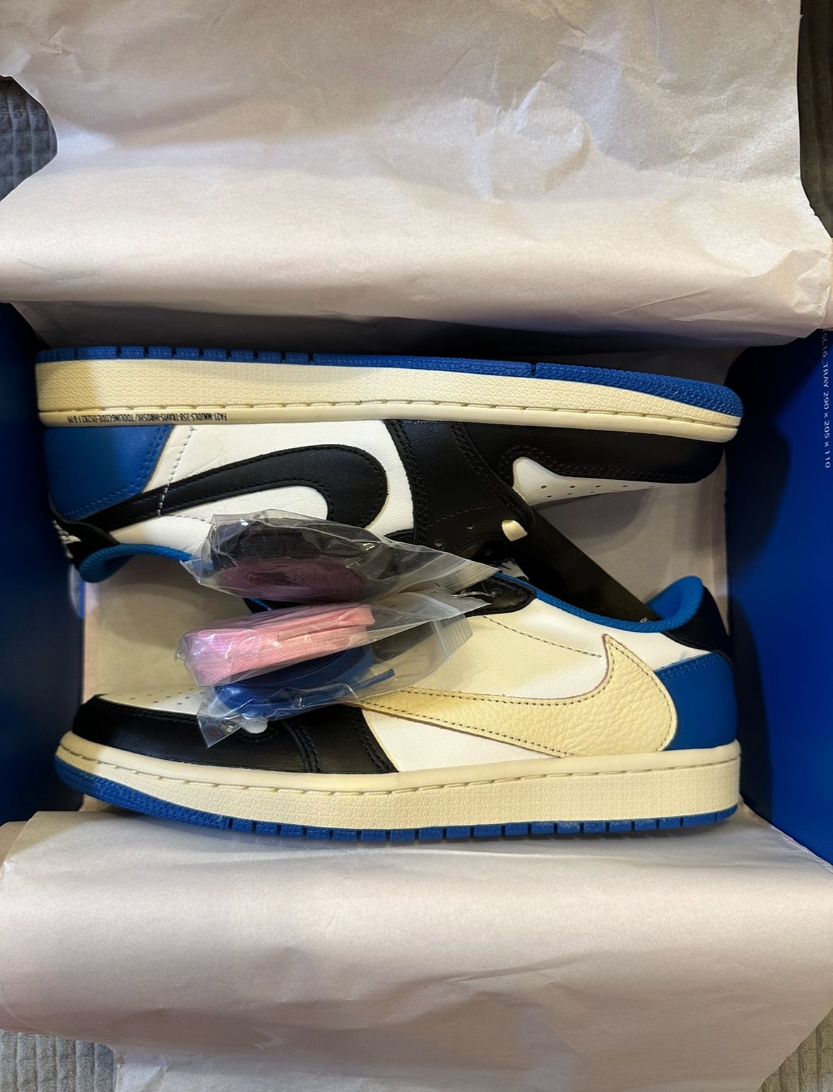 Travis Scott × fragment design × Nike Air Jordan 1 Low OG SP "Military Blue"