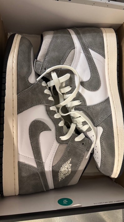 Nike Air Jordan 1 Retro High OG "Black and Smoke Grey"