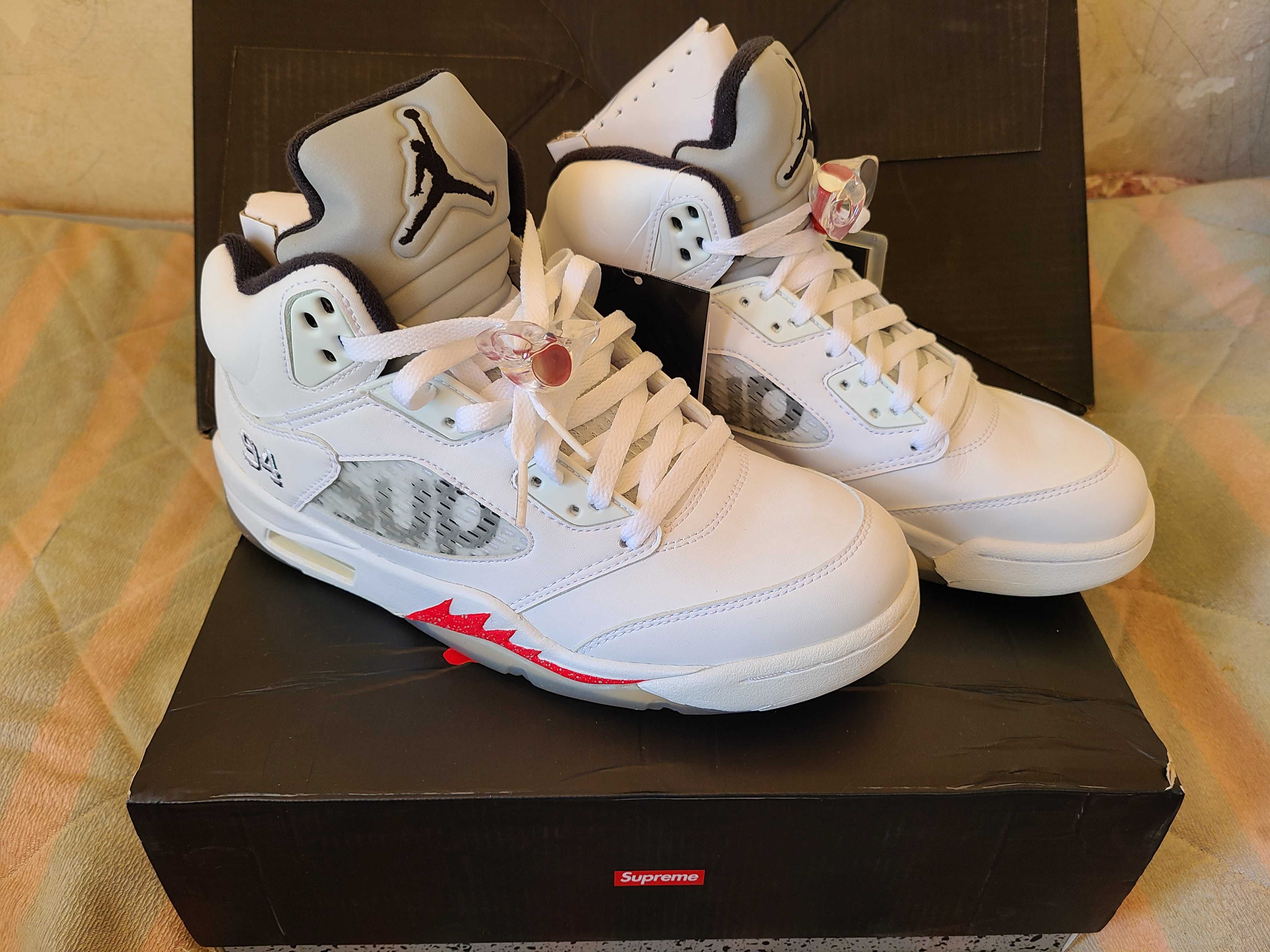 Supreme × Nike Air Jordan 5 Retro "White"