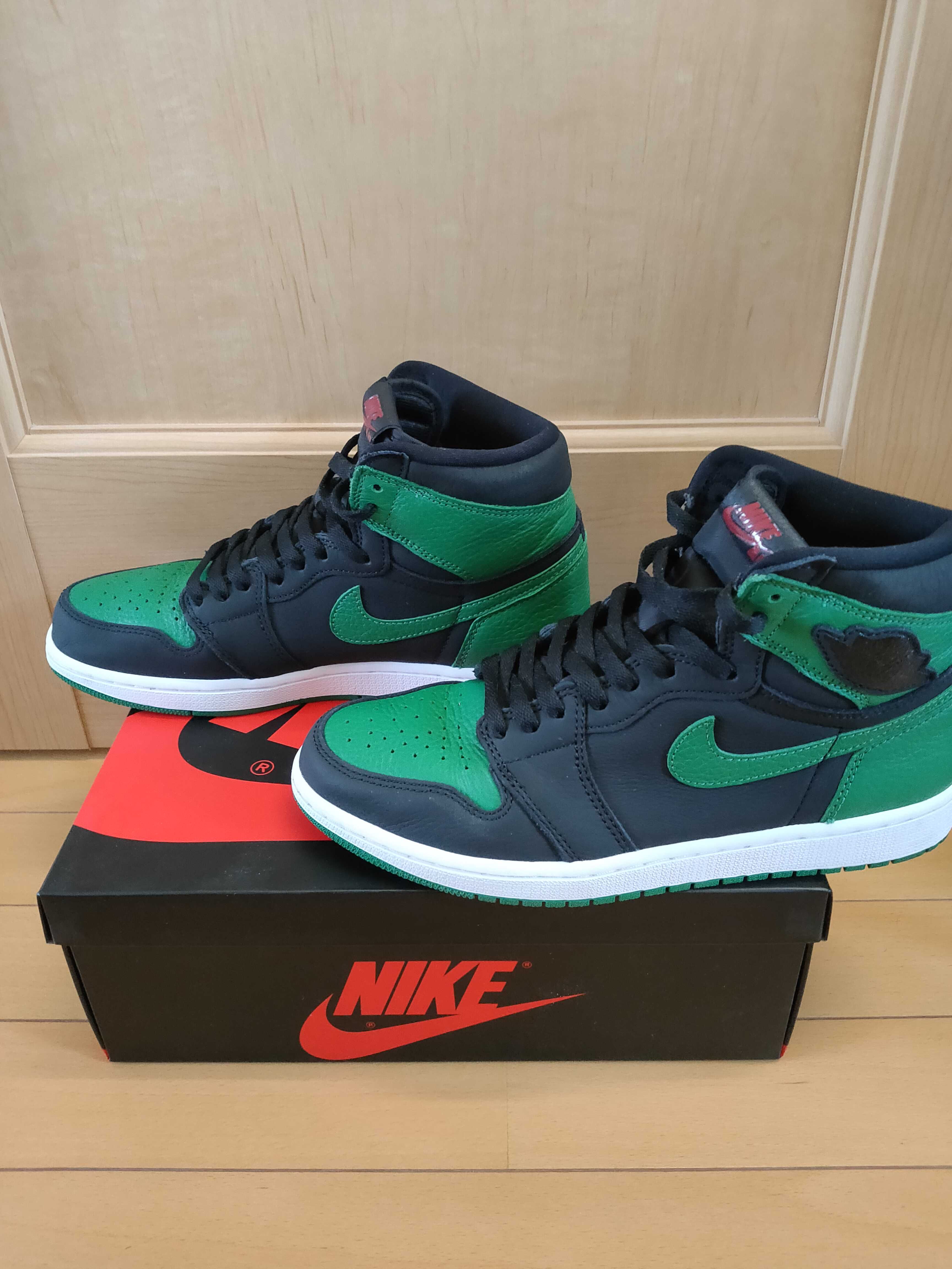 Nike Air Jordan 1 Retro High OG "Black/Pine Green" (2020)