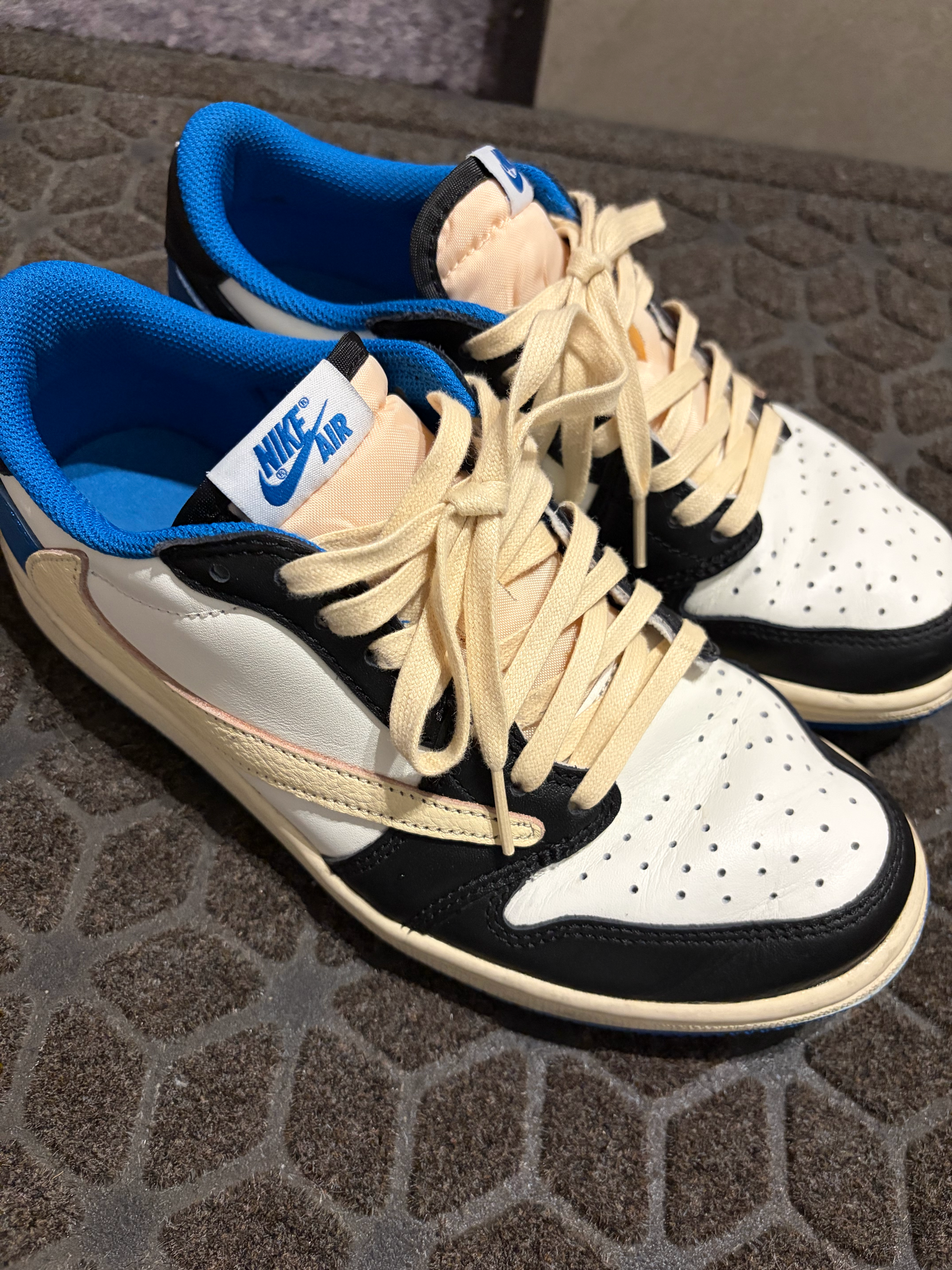 Travis Scott × fragment design × Nike Air Jordan 1 Low OG SP "Military Blue"