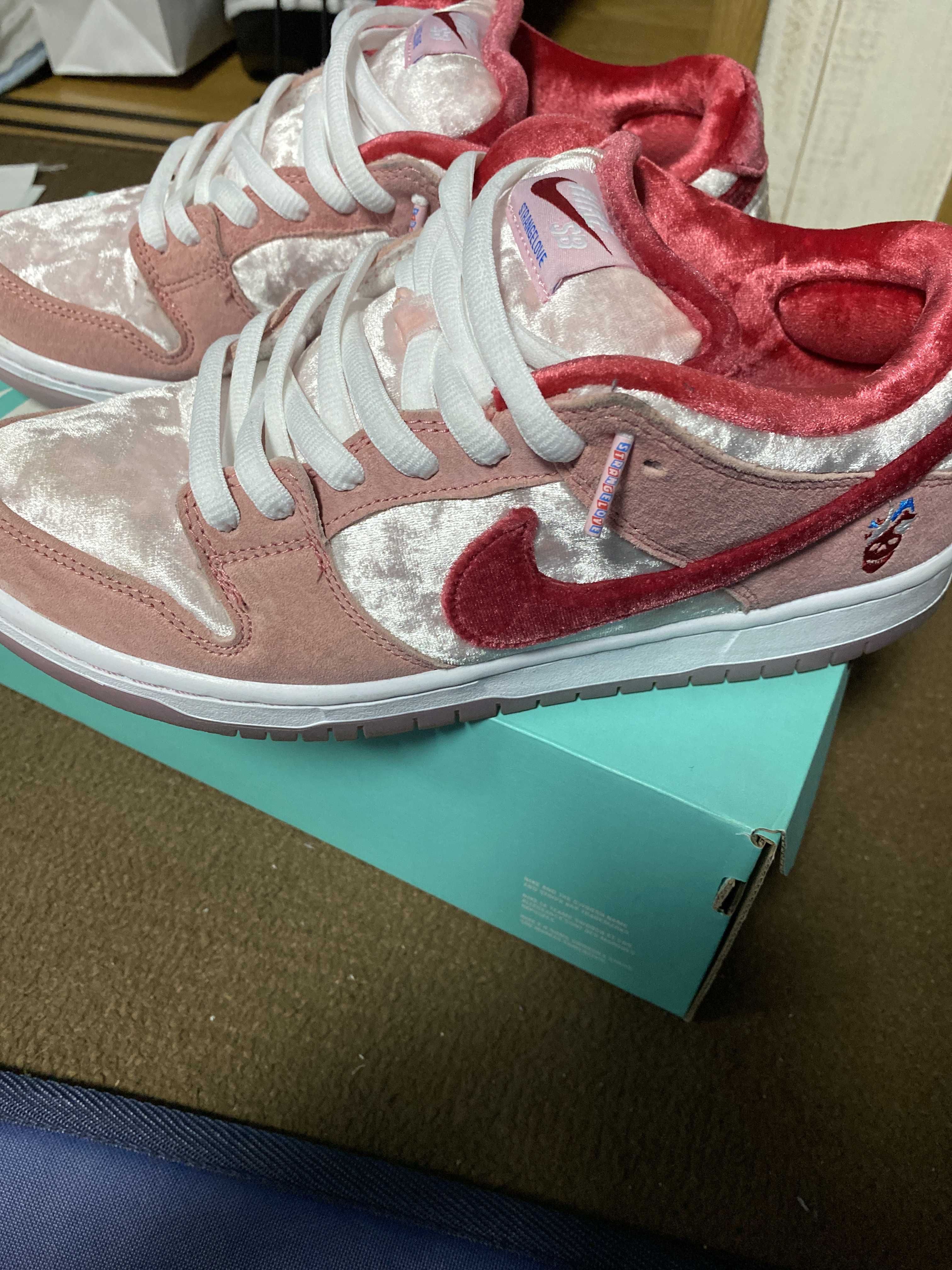 Strangelove × Nike SB Dunk Low "Valentine’s Day"