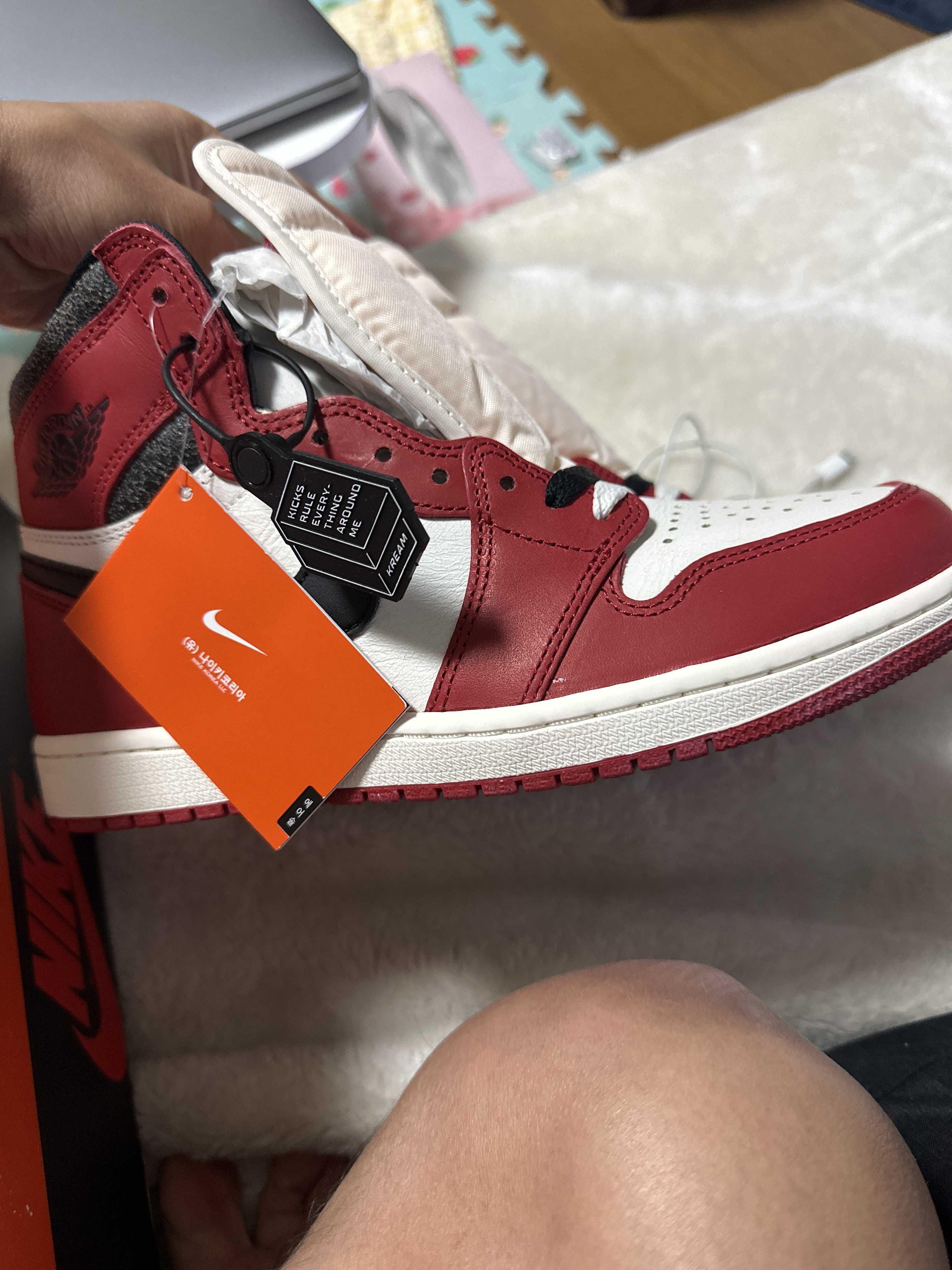 Nike Air Jordan 1 High OG "Lost & Found/Chicago"