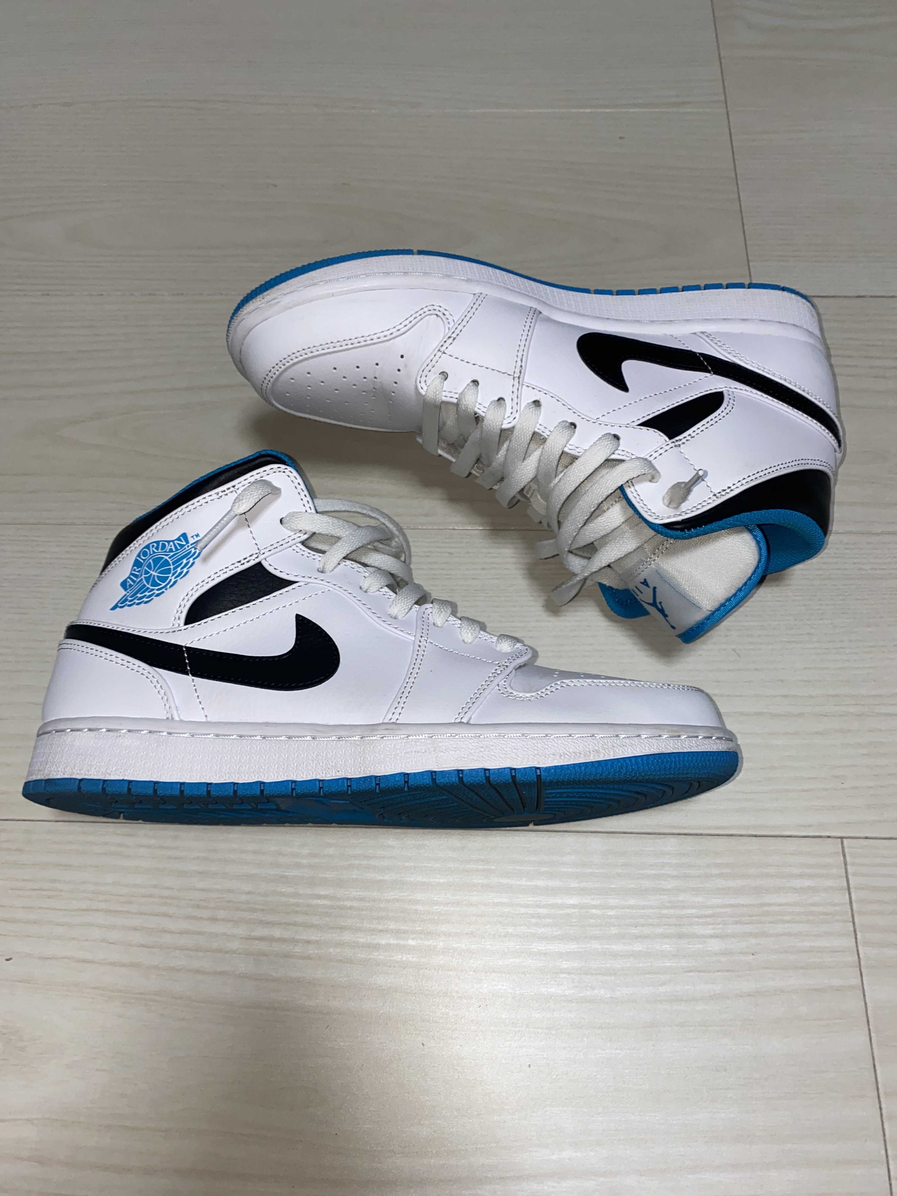 Nike Air Jordan 1 Mid "White/Laser blue"