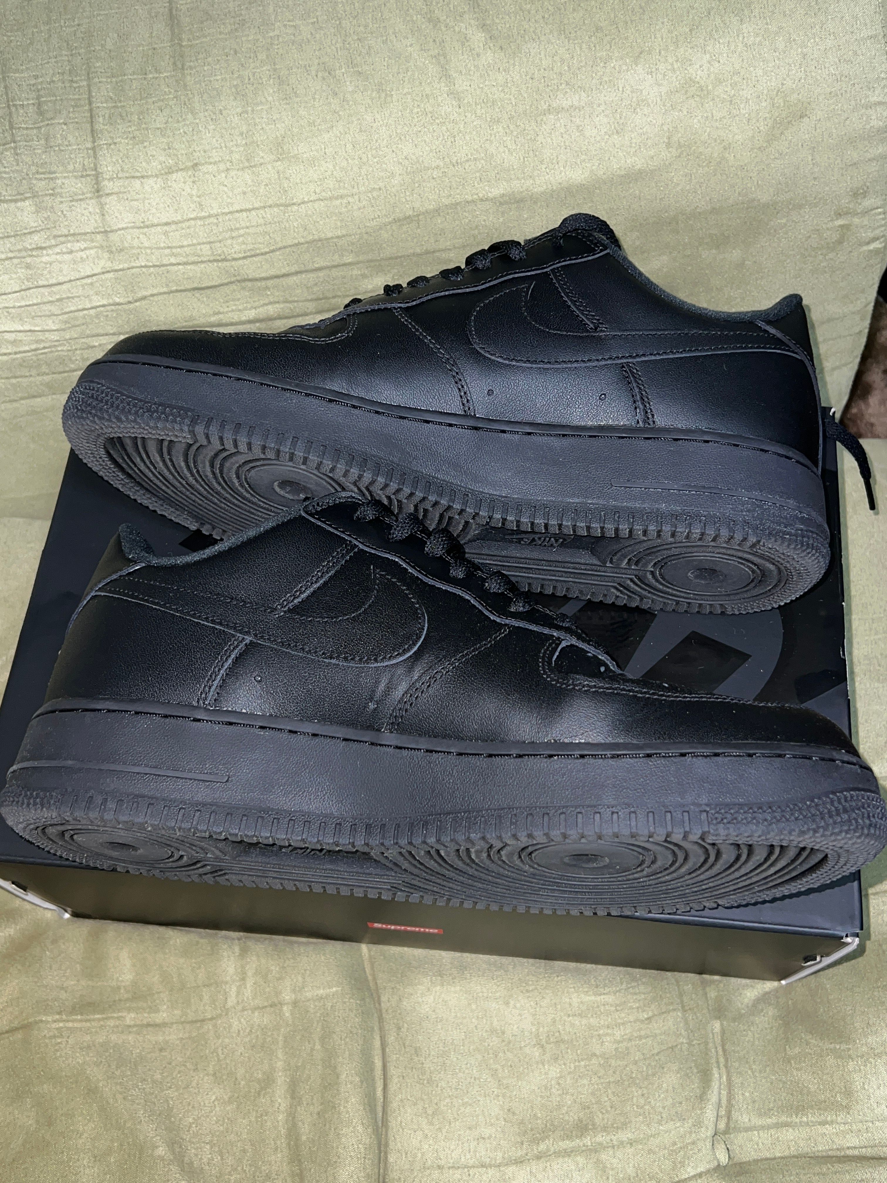 Supreme × Nike Air Force 1 Low "Black"