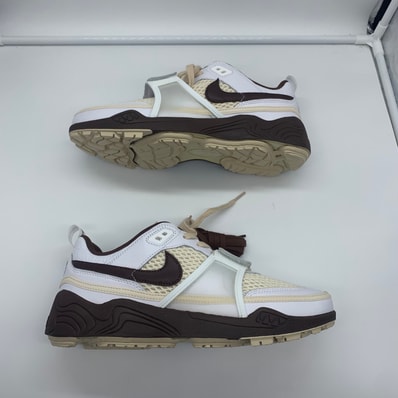 Travis Scott × Nike Zoom Field Jaxx "White and Light Chocolate"
