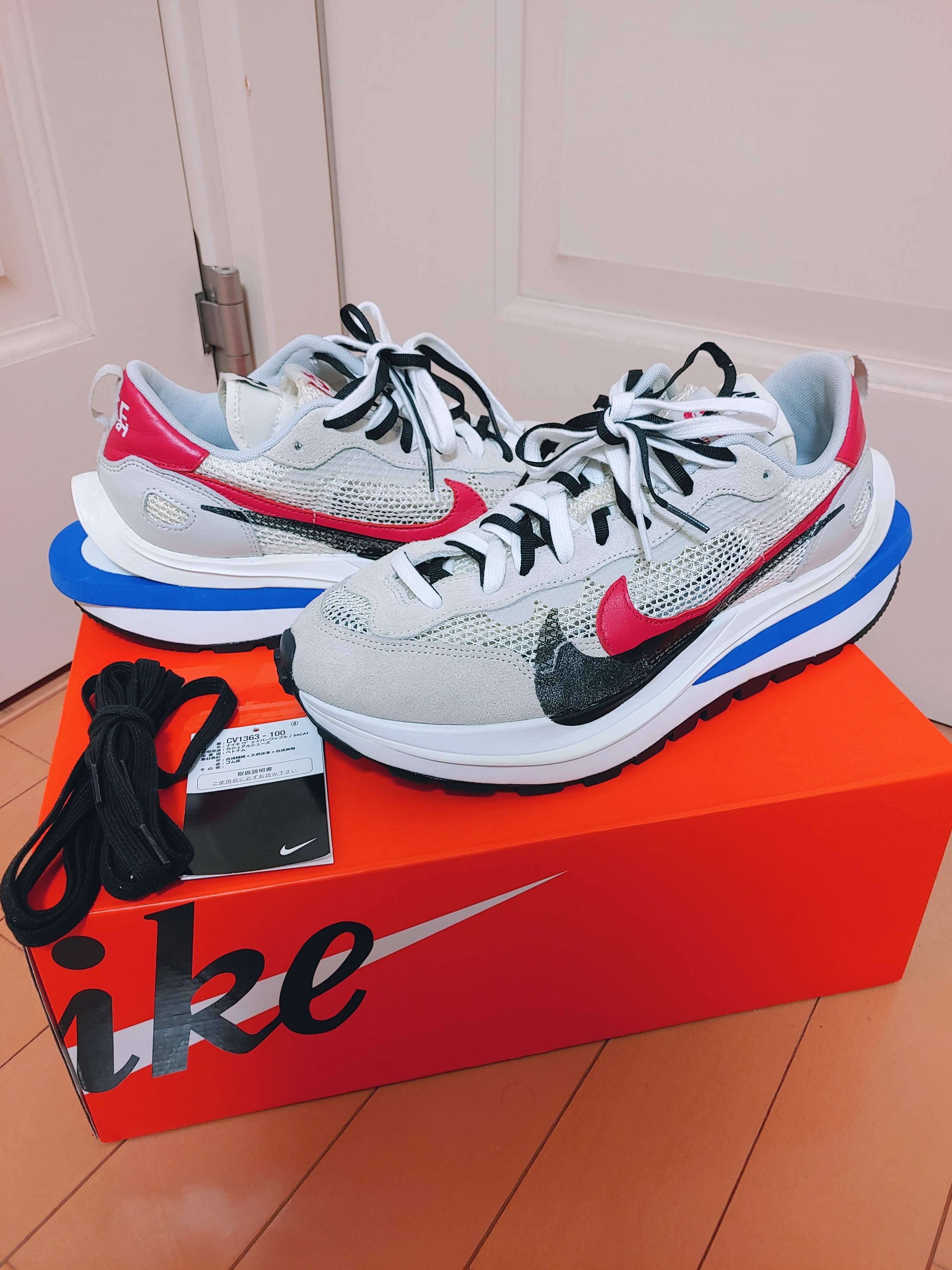 sacai × Nike Vapor Waffle "Royal Fuchsia"