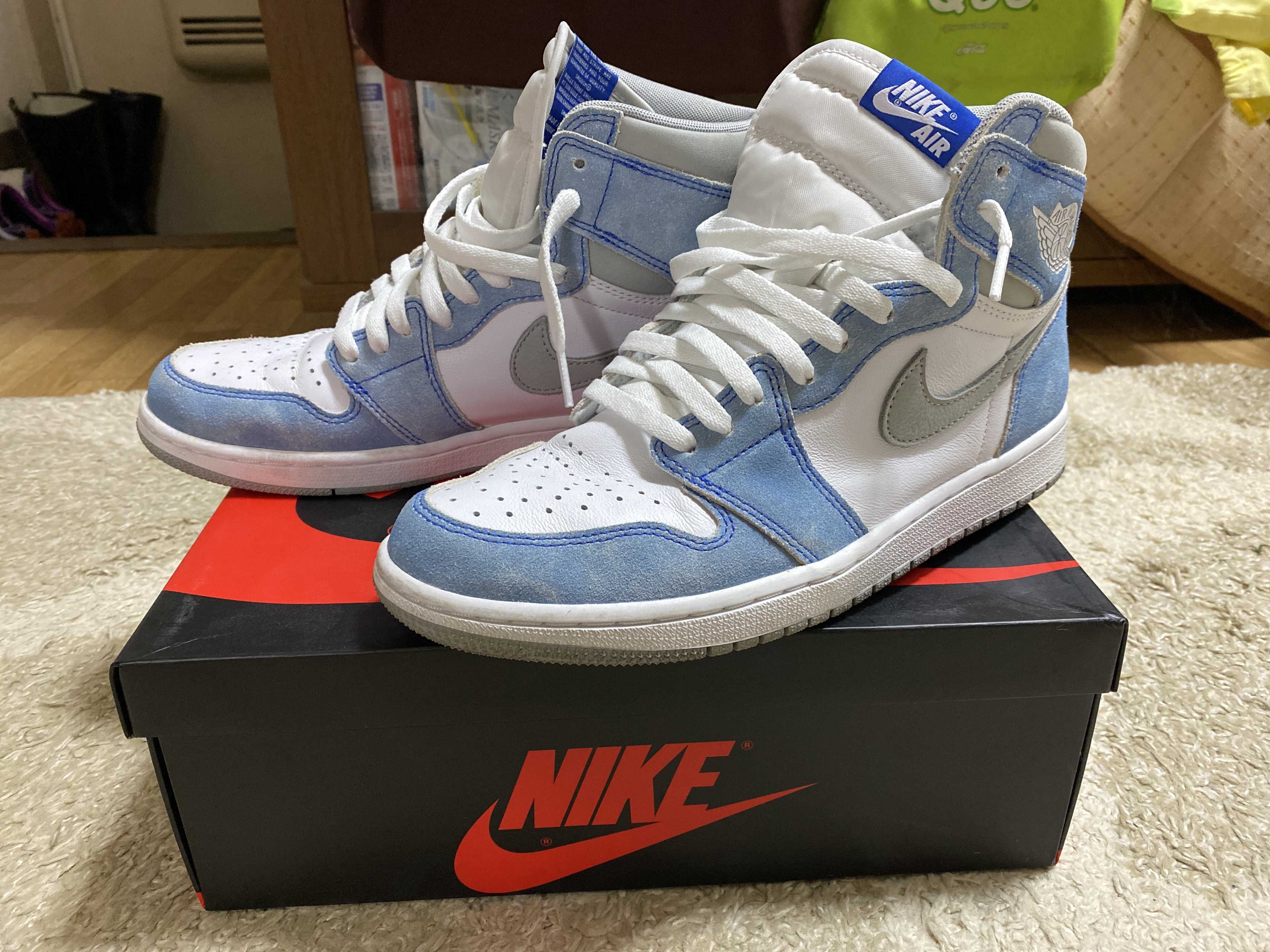 Nike Air Jordan 1 High OG "Hyper Royal"