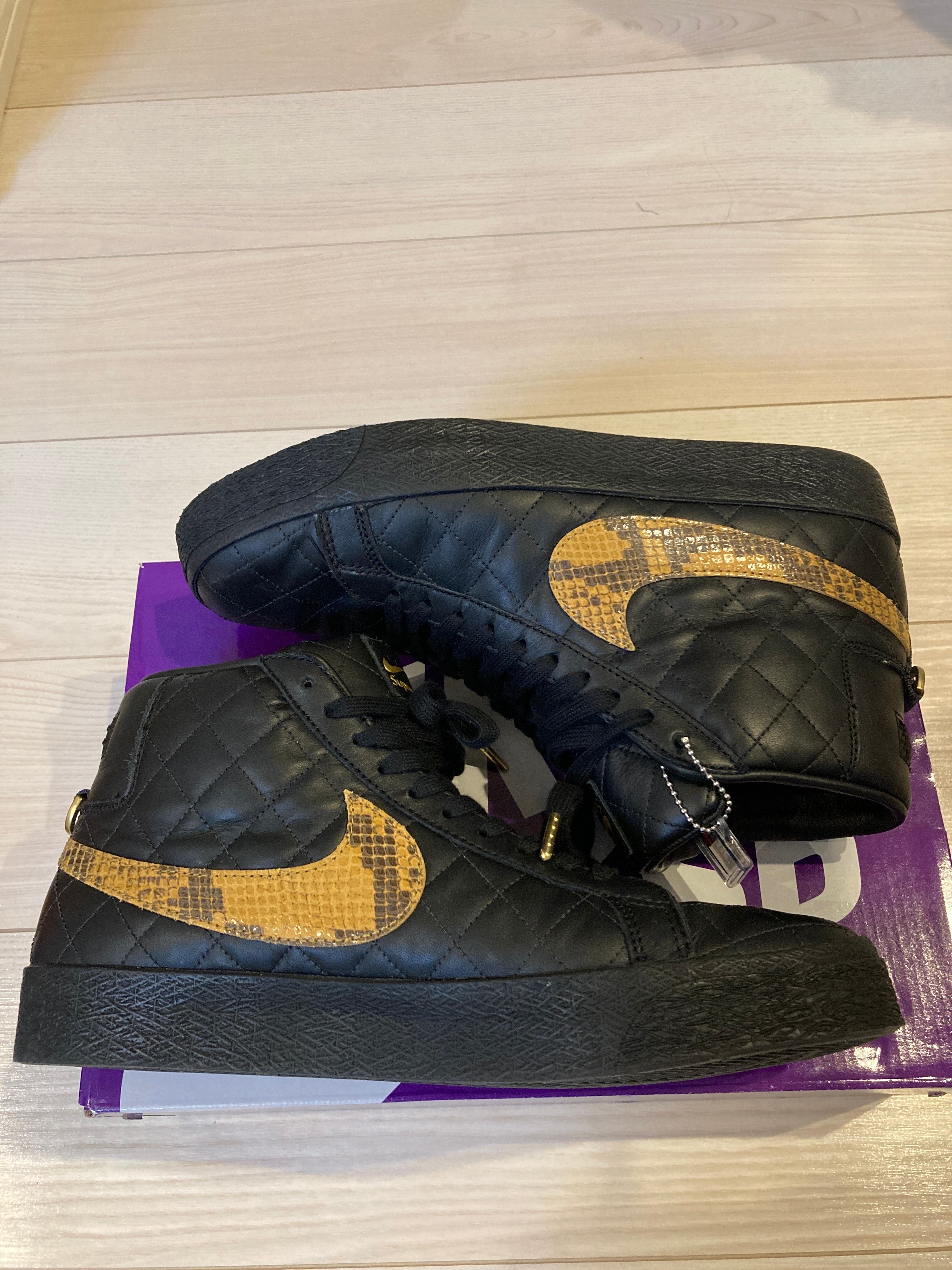 Supreme × Nike SB Blazer Mid "Black"