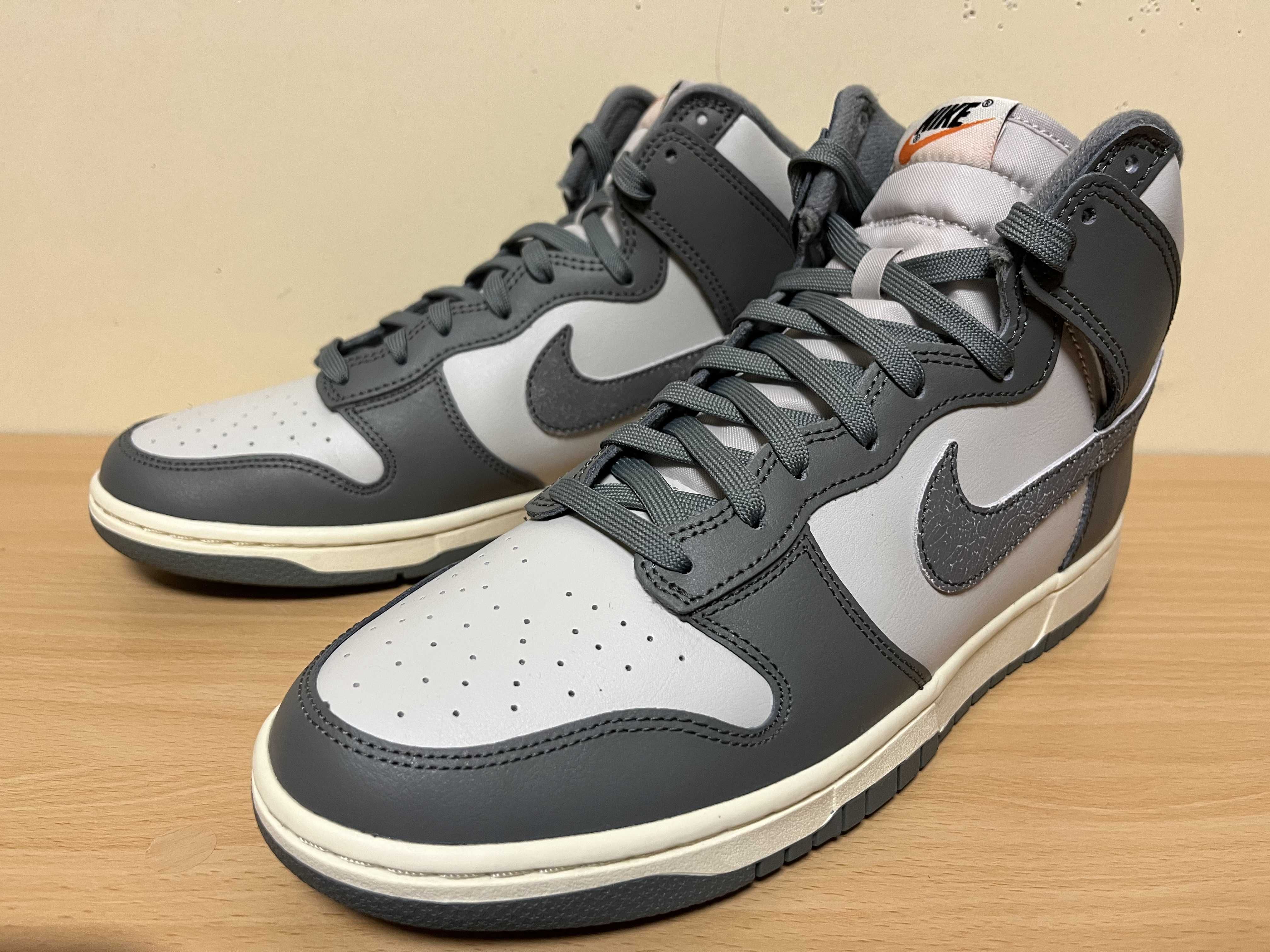 Nike Dunk High Retro SE Vintage "Light Bone and Tumbled Grey"