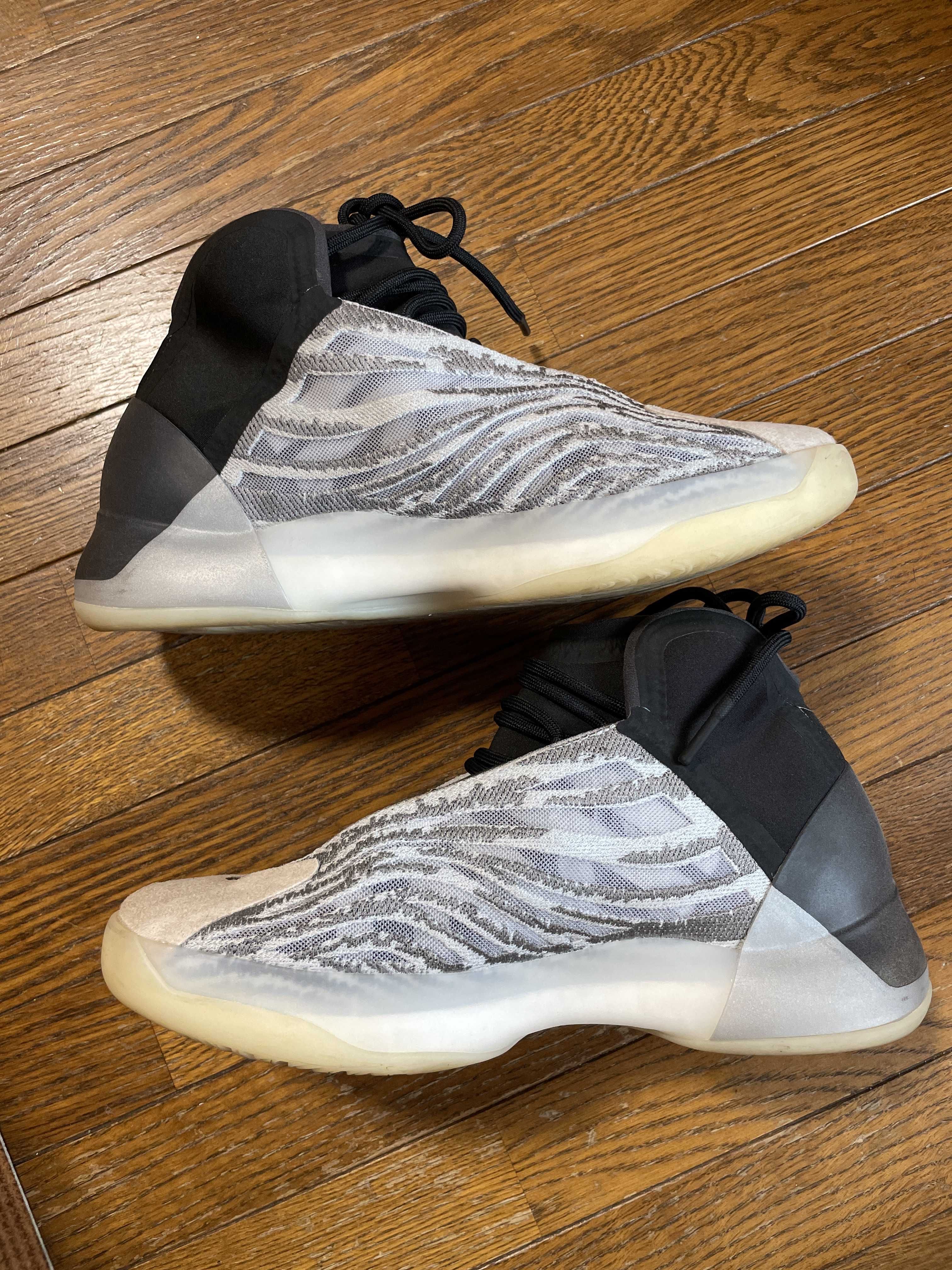 adidas YEEZY Quantum "QNTM"