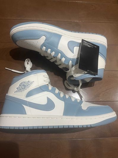 Nike Women's Air Jordan 1 Mid "University Blue"