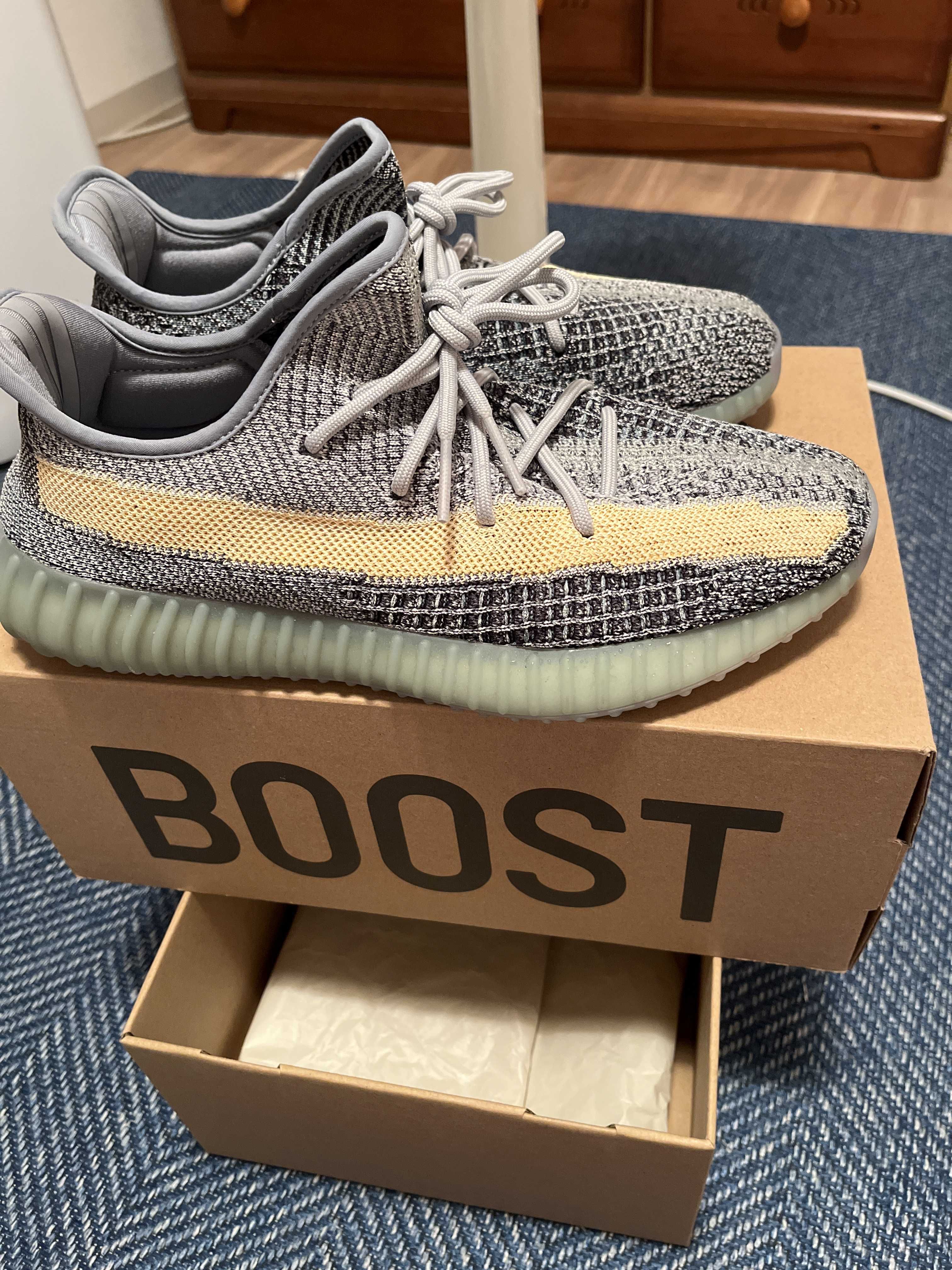 adidas Originals YEEZY Boost 350V2 "Ash Blue"