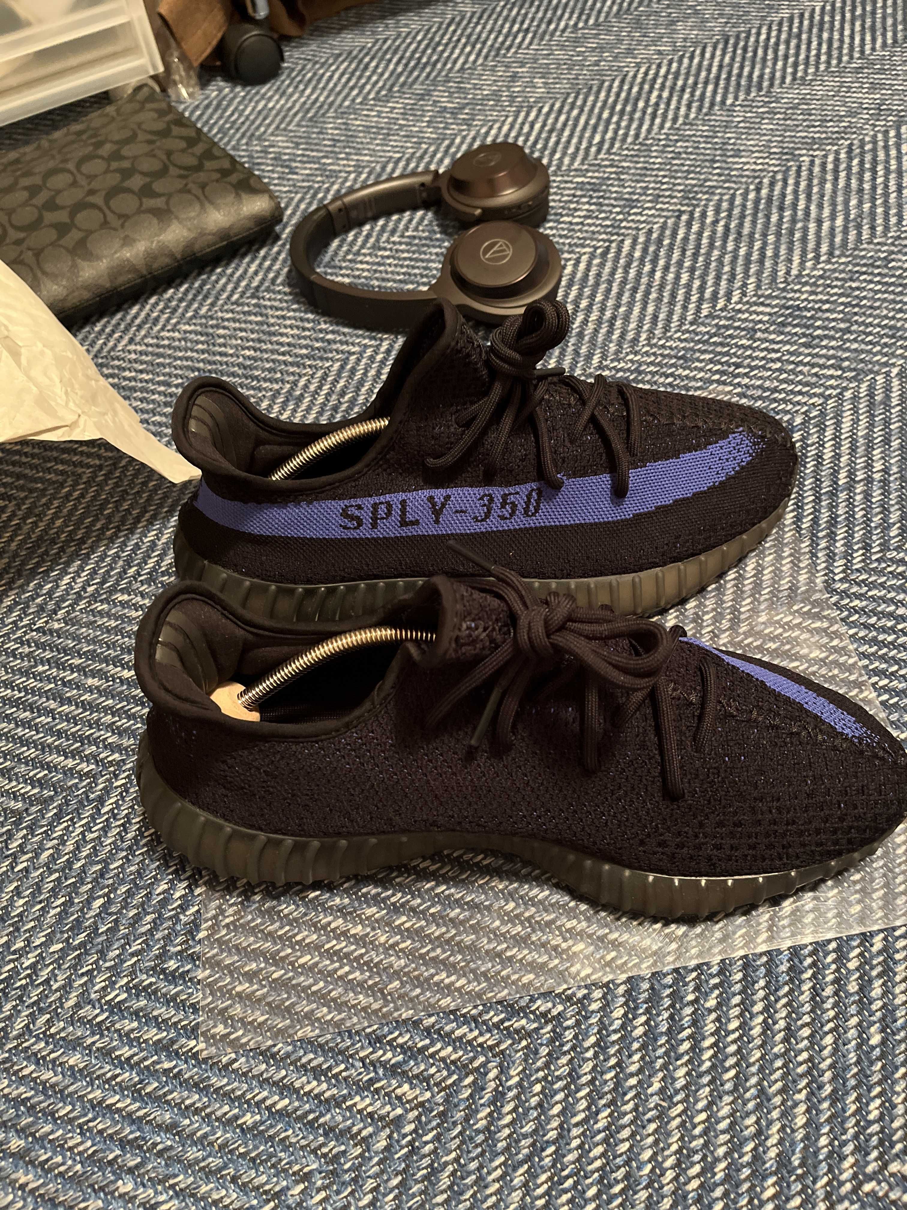 adidas YEEZY Boost 350V2 "Dazzling Blue"