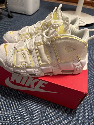 Nike Women's Air More Uptempo Light Citron