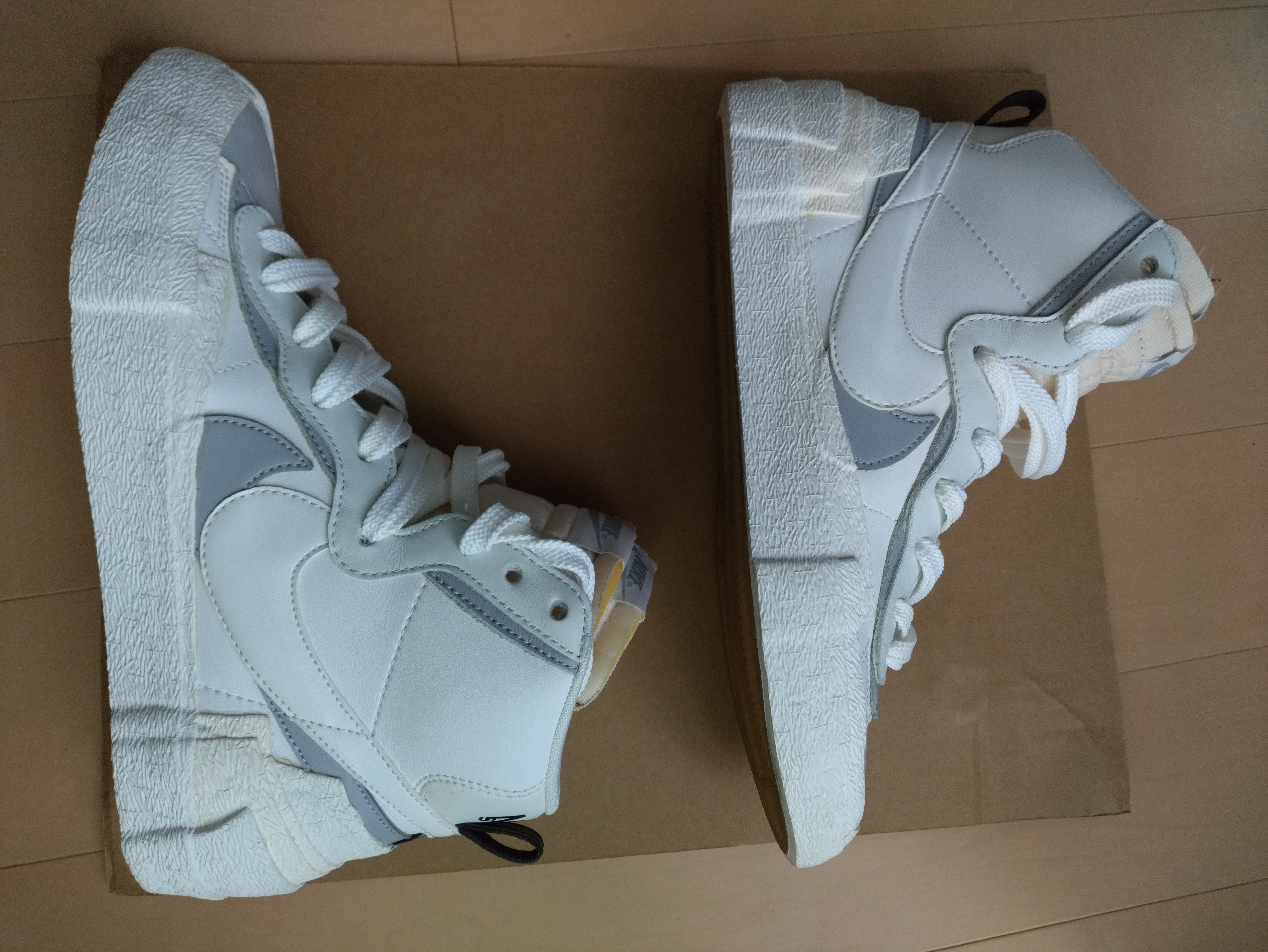 sacai × NIKE BLAZER MID "WHITE/WOLF GREY"