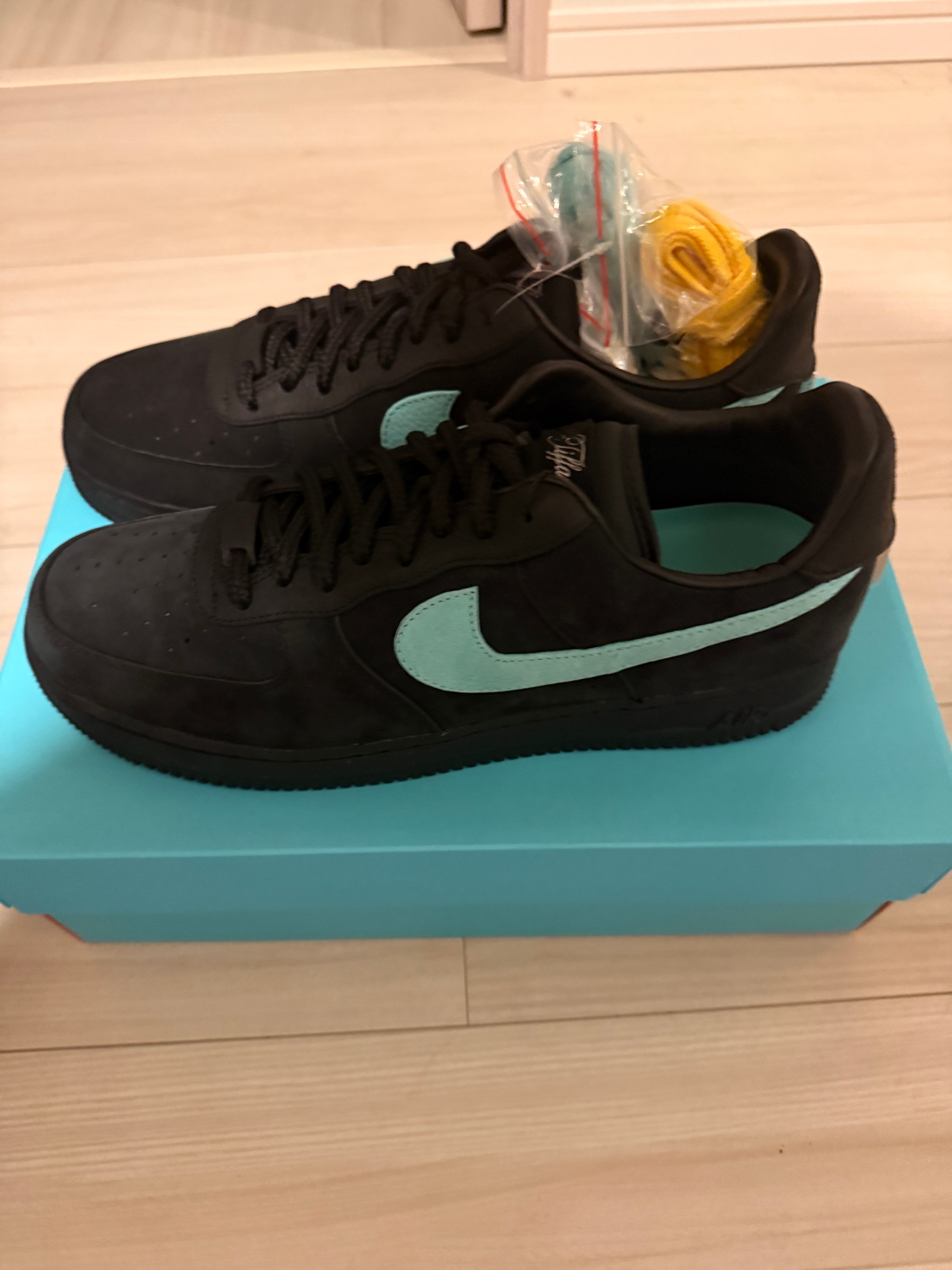 ティファニー × ナイキ エアフォース1 ロー "1837"