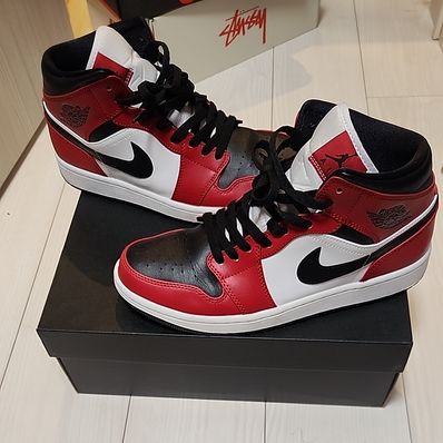 Nike Air Jordan 1 Mid "Chicago Black Toe"