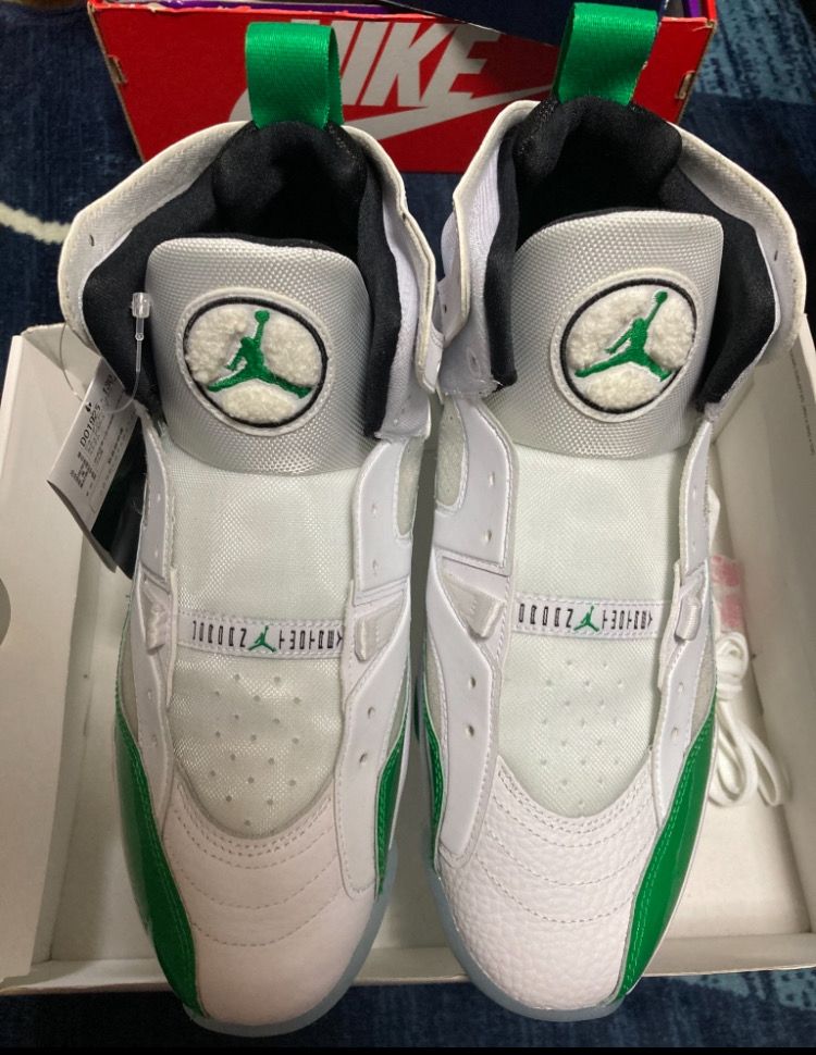 Nike Jumpman Two Tray "White/Black/Lucky Green"