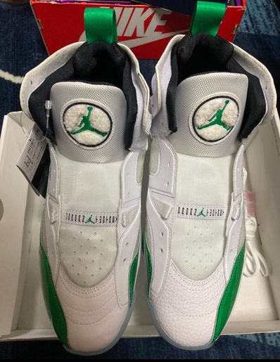 Nike Jumpman Two Tray "White/Black/Lucky Green"