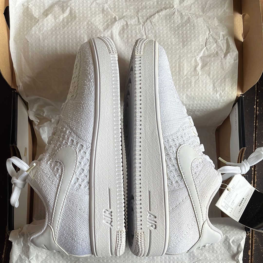 Nike Air Force 1 Ultra Flyknit Low "Triple White"