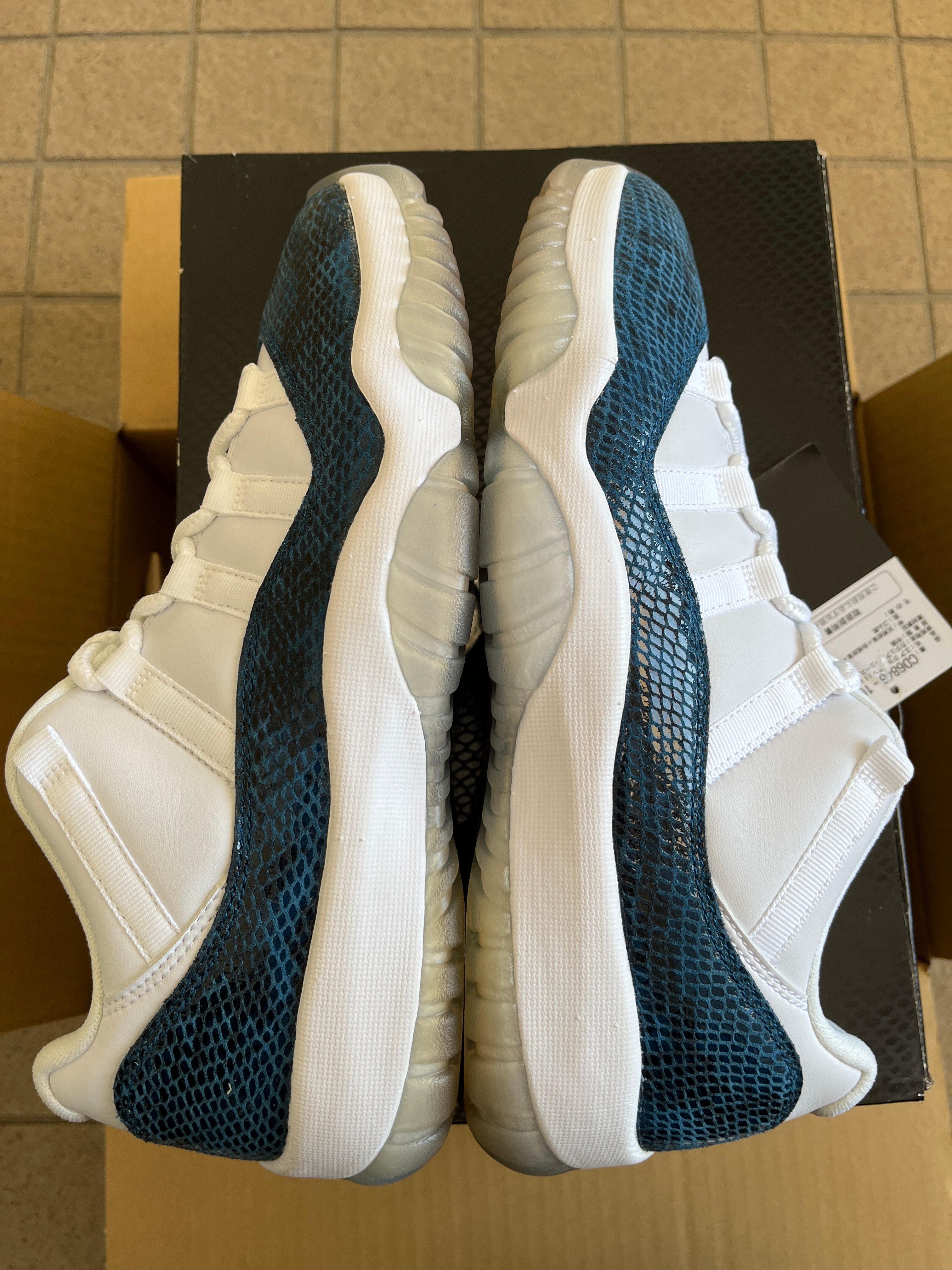 AIR JORDAN 11 LOW "SNAKESKIN"
