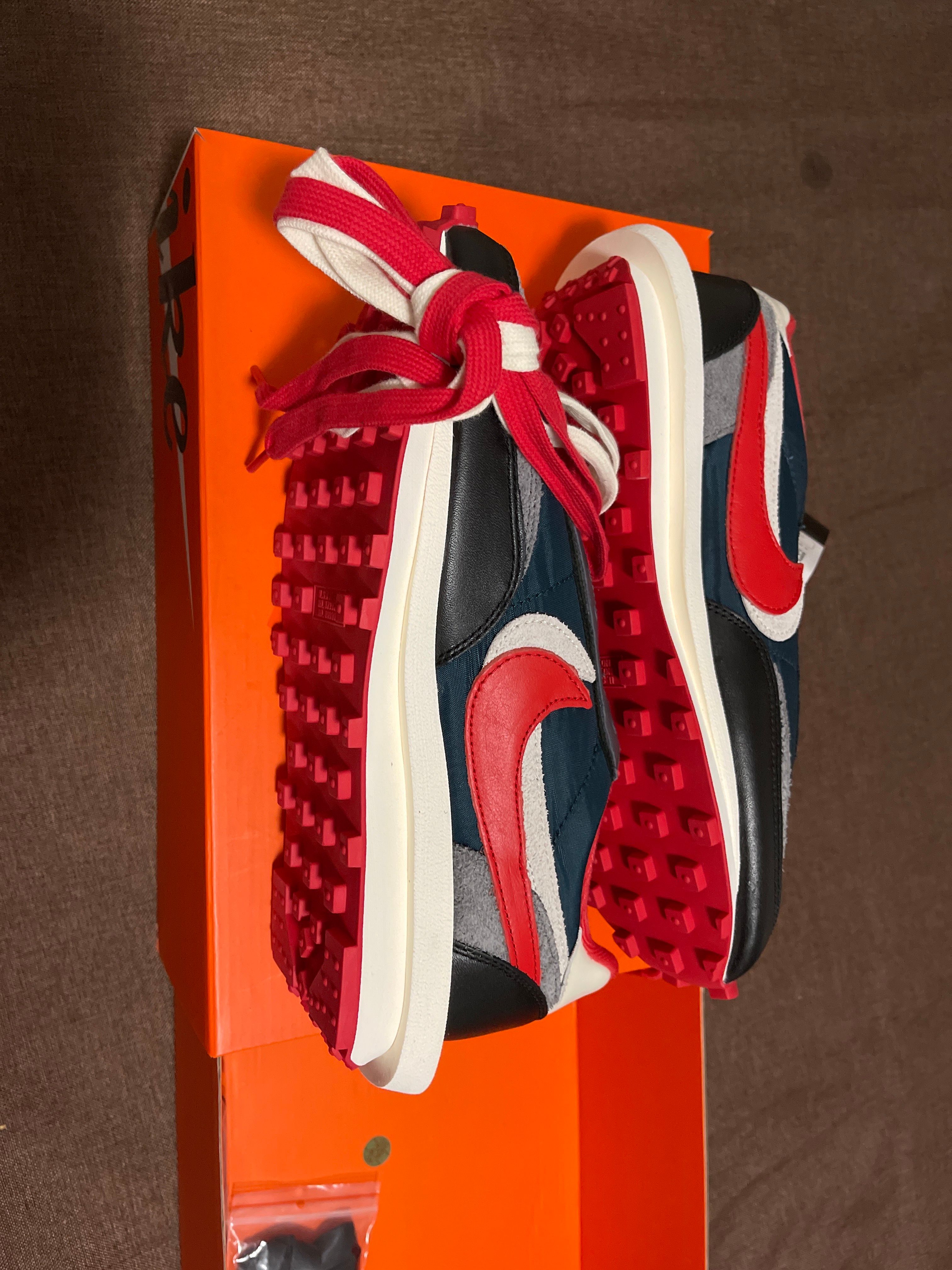 UNDERCOVER × sacai × Nike LD Waffle "Midnight Spruce/Pale Ivory-Dark Grey-University Red"