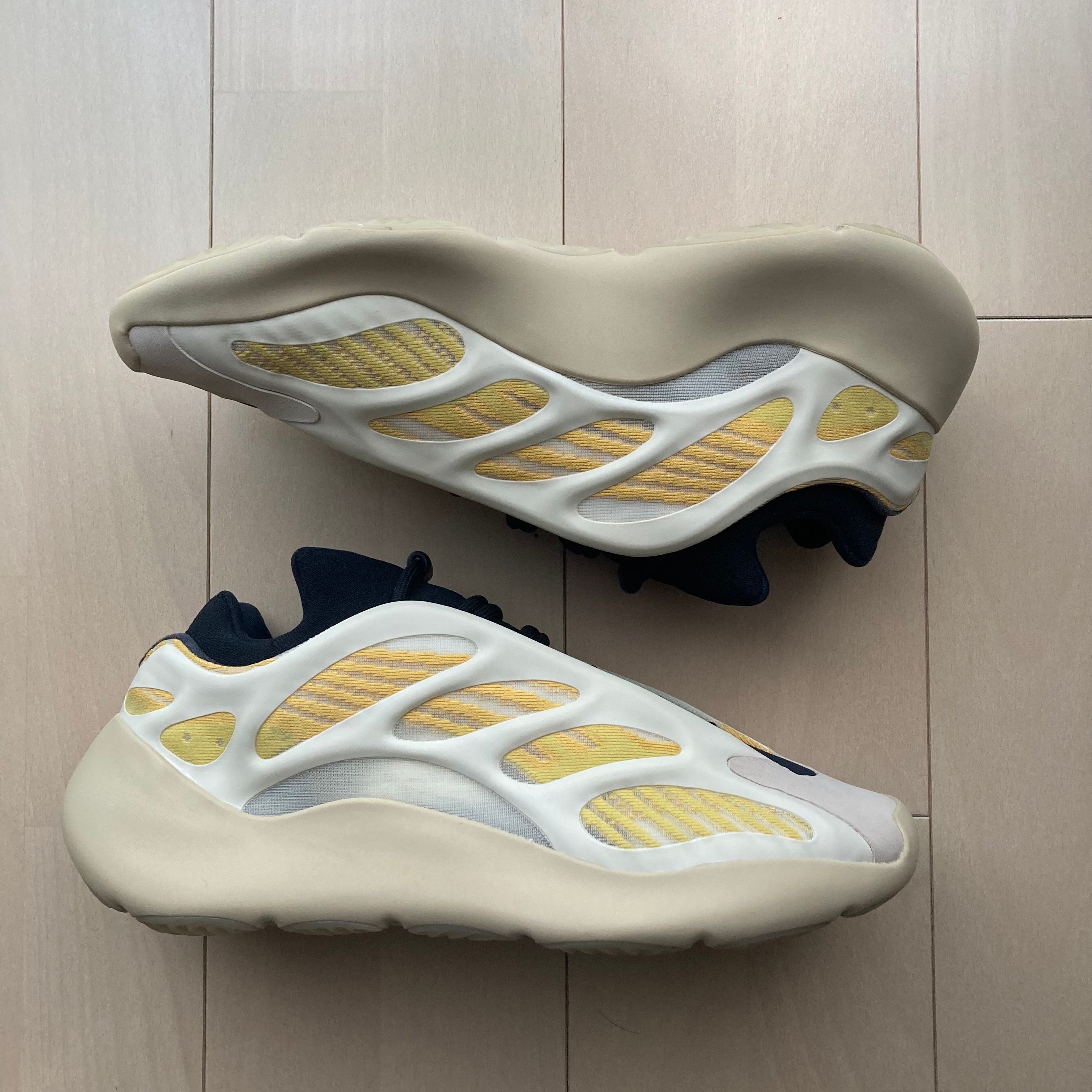 adidas YEEZY 700 V3 "Safflower"