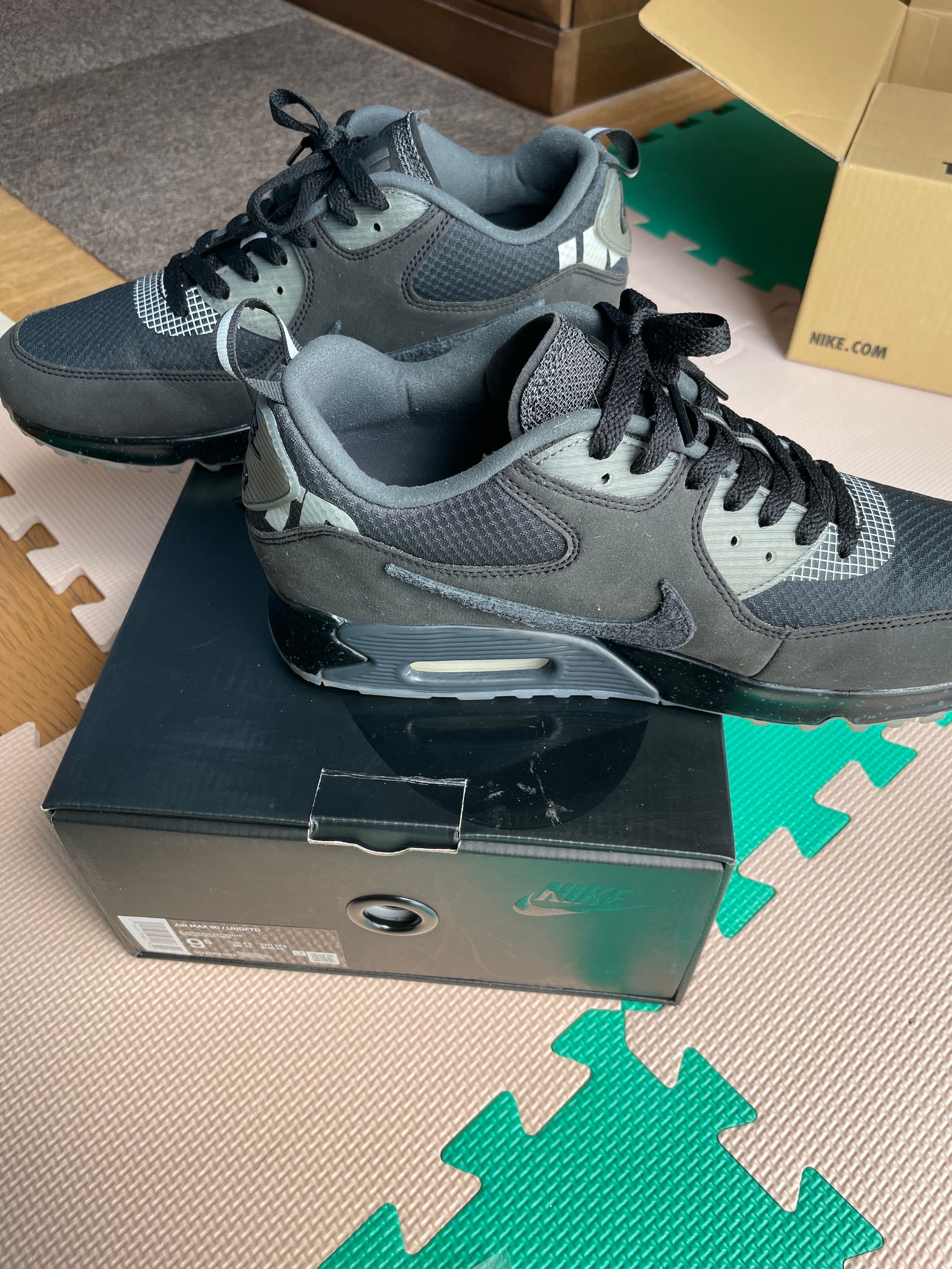 UNDEFEATED × Nike Air Max 90 "Black/Rush Pink"