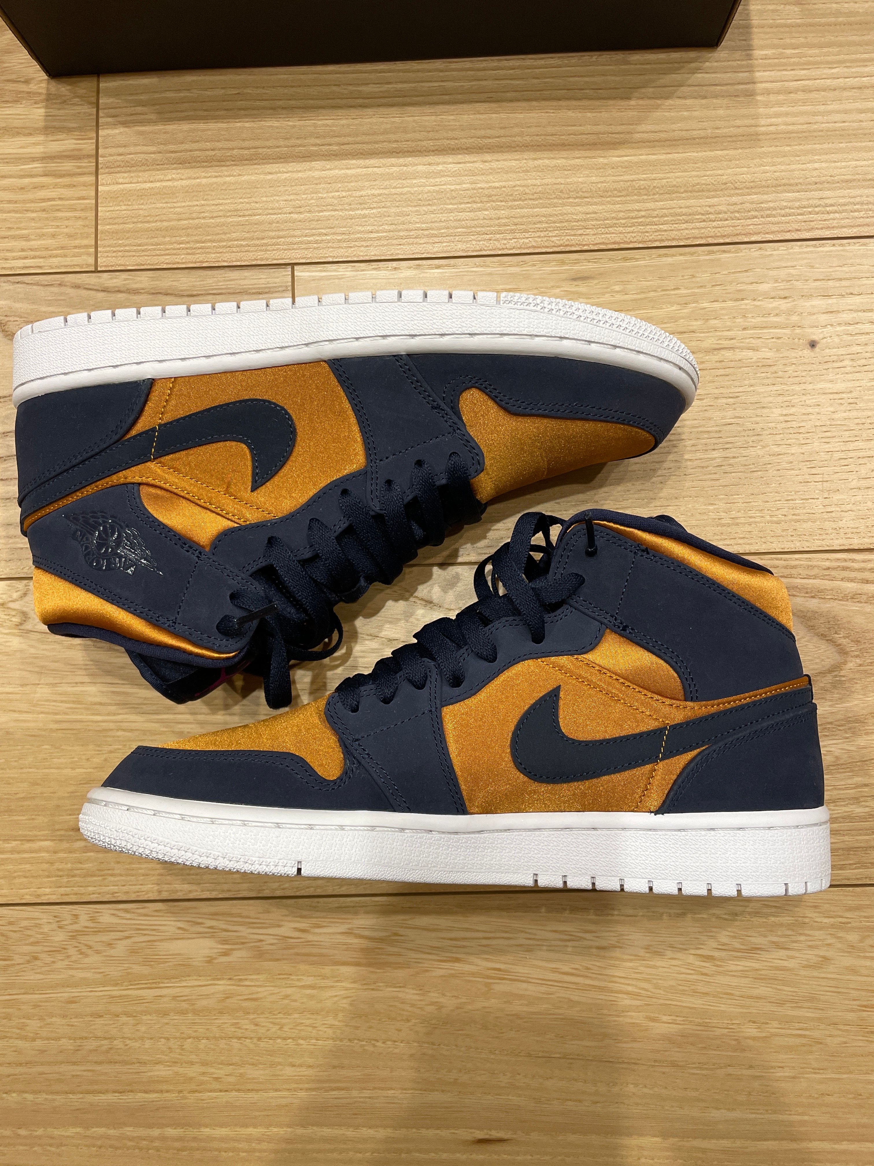 NIKE AIR JORDAN1 MID "SATIN GOLD"