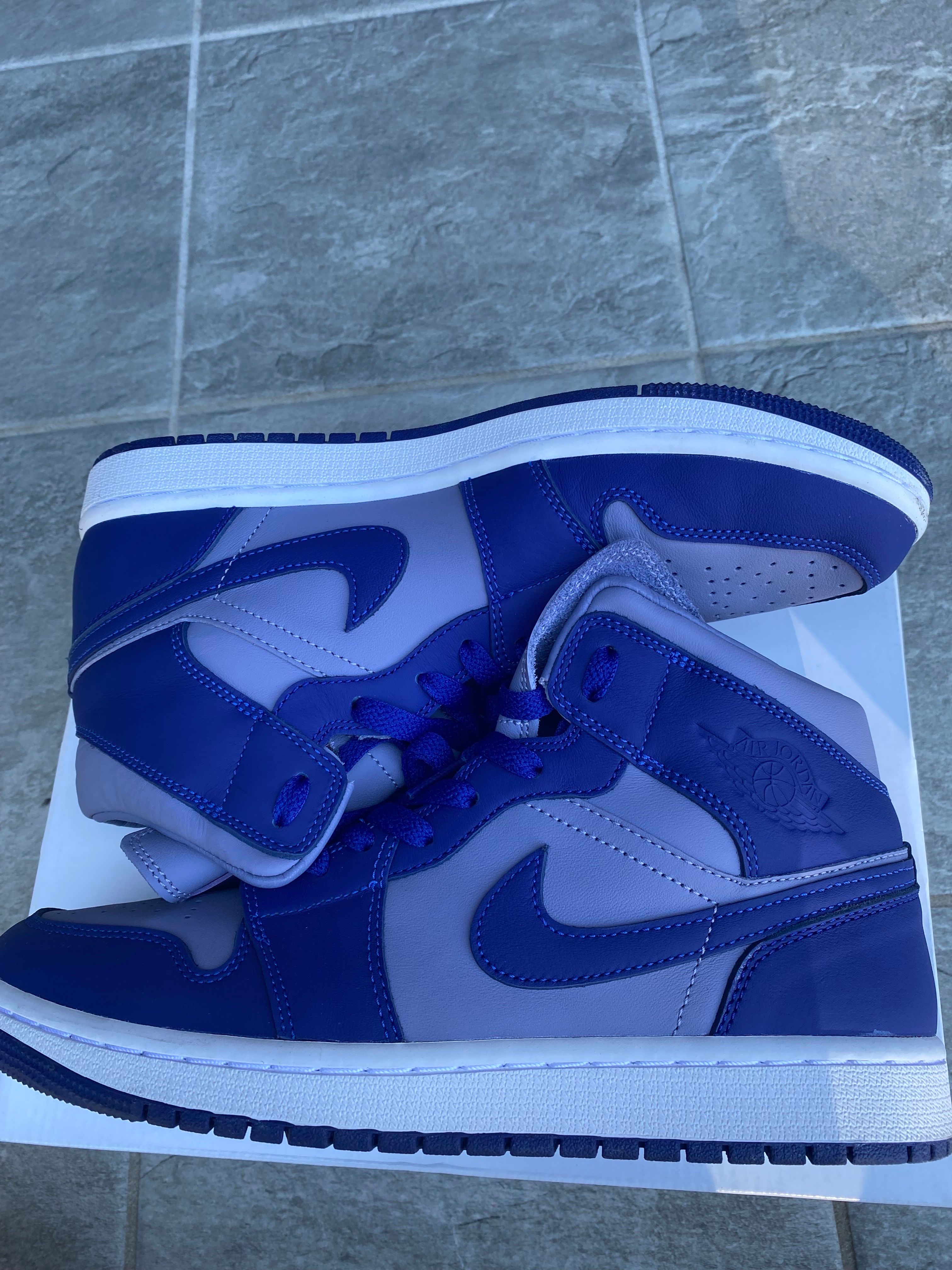 NIKE Women's AIR JORDAN 1 MID "BLUE/GREY"