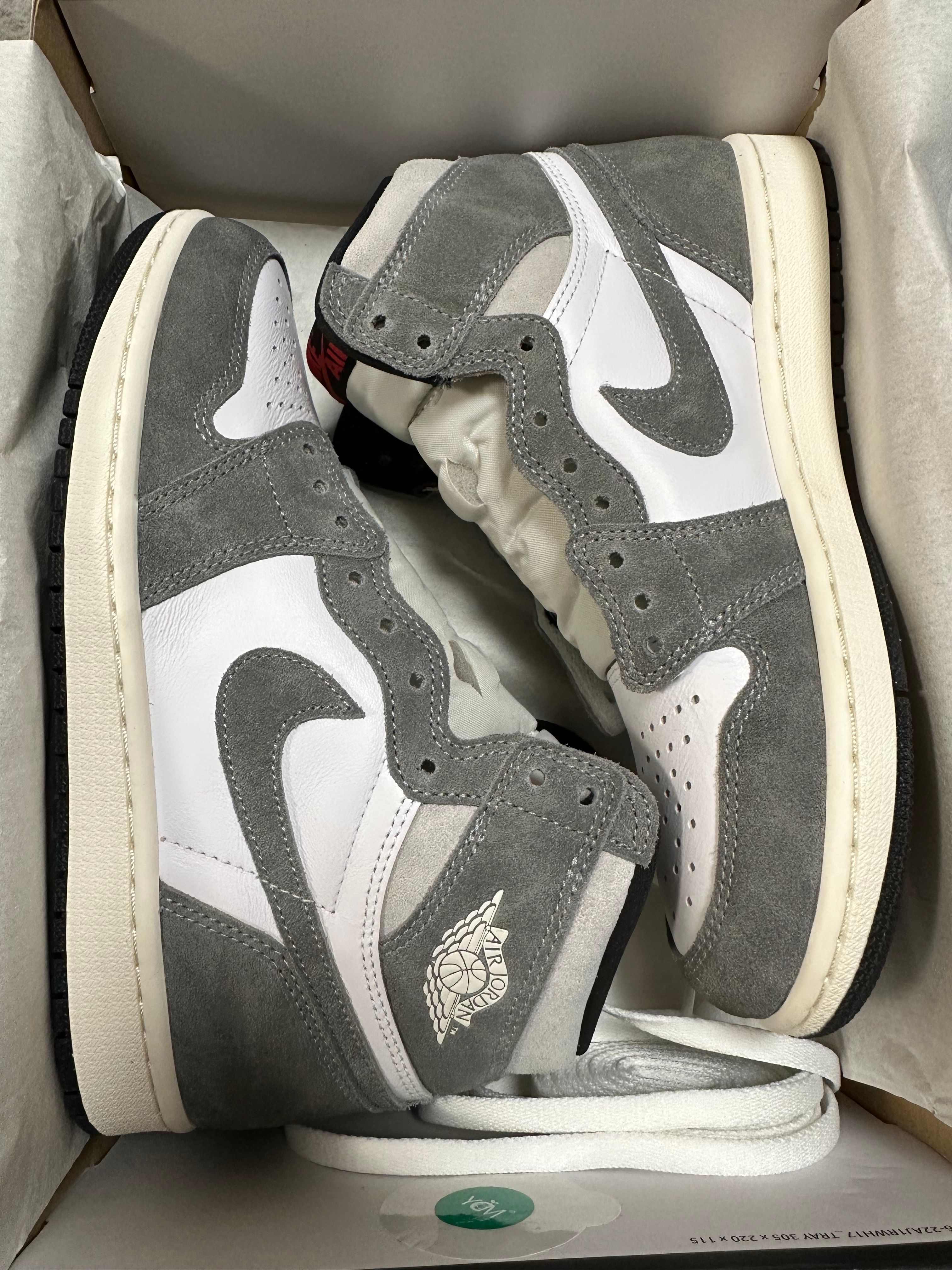 Nike Air Jordan 1 Retro High OG "Black and Smoke Grey"