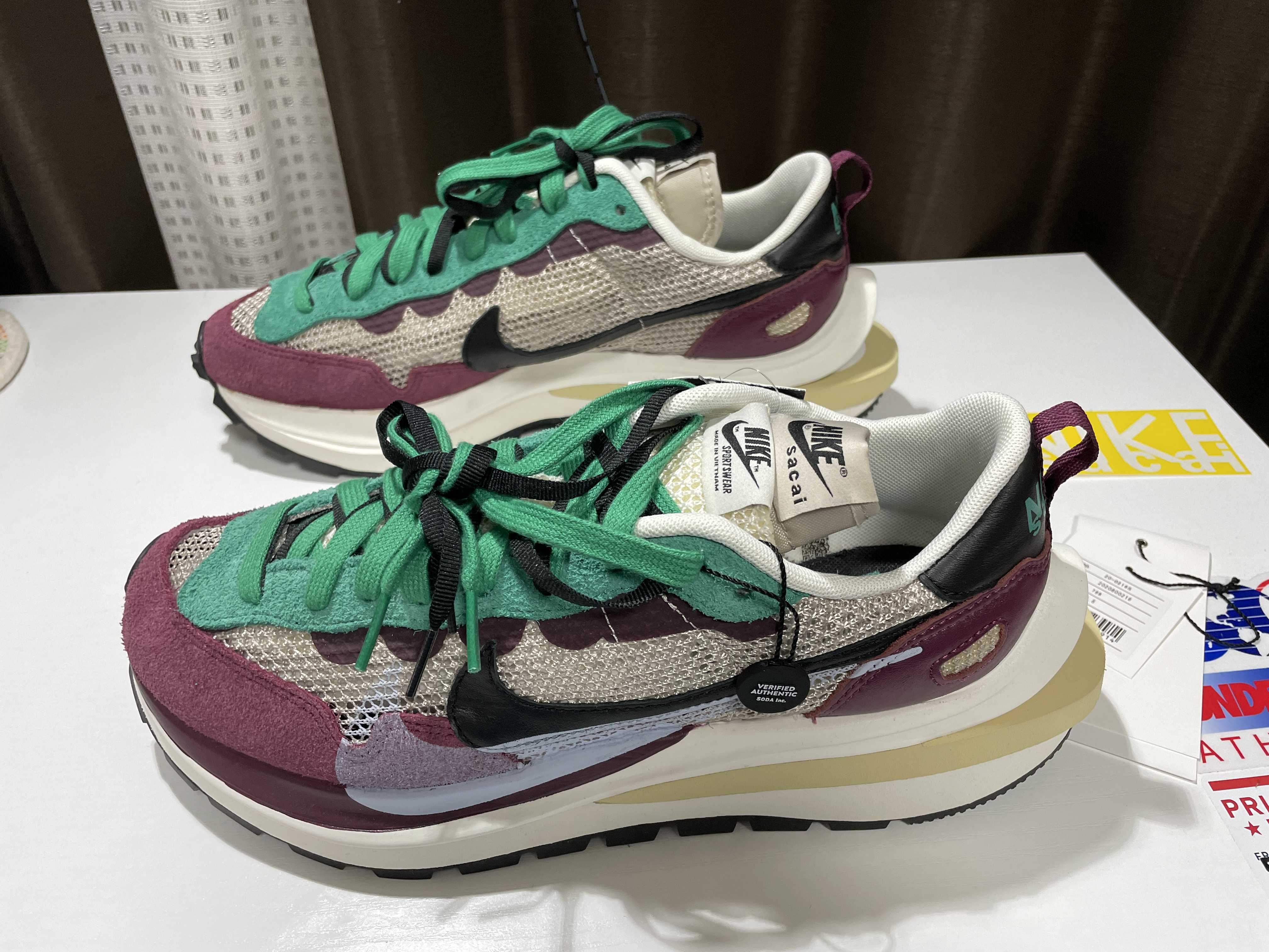 sacai × Nike Vapor Waffle "String/Red/Green"