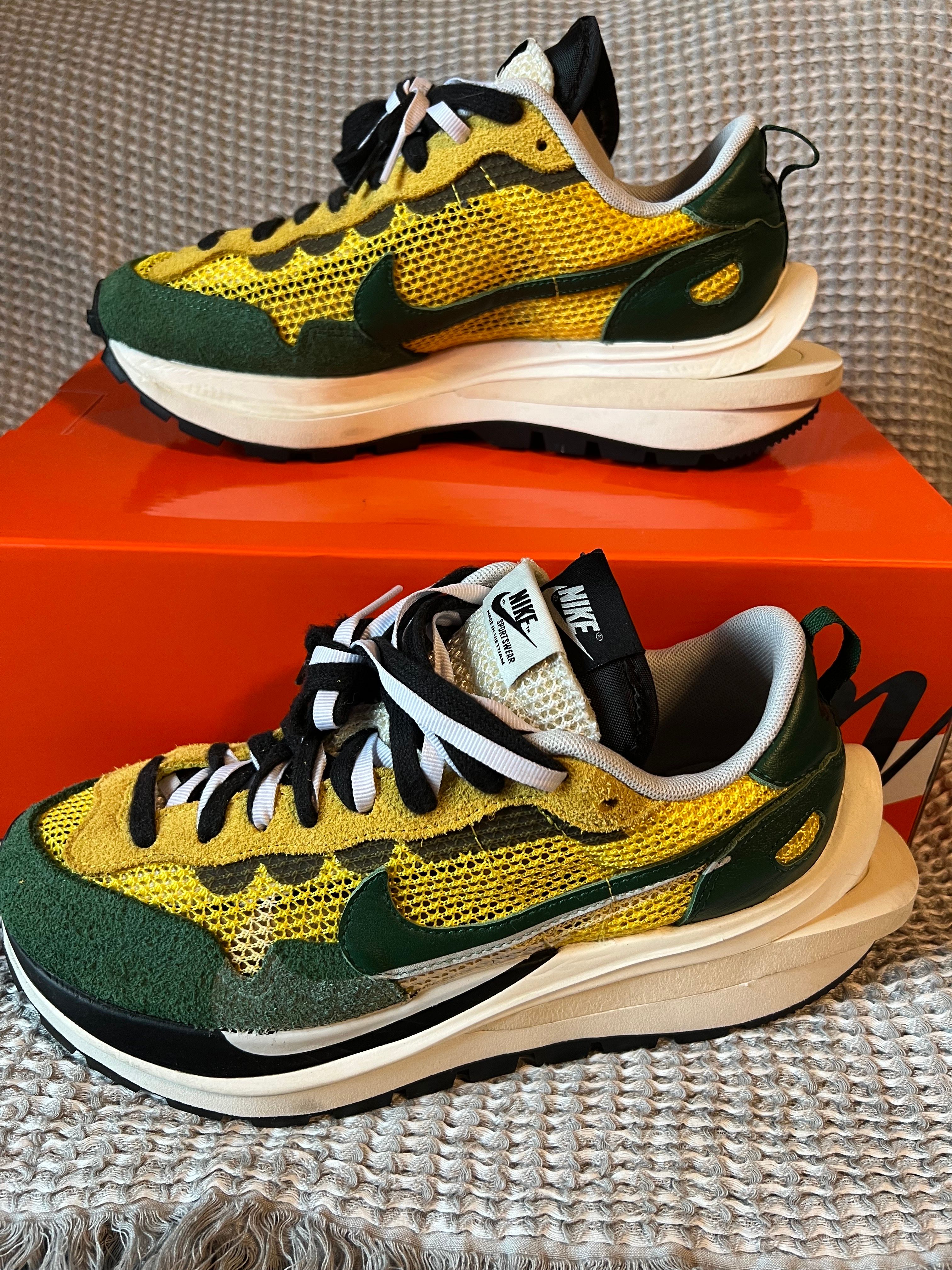 sacai × Nike Vapor Waffle "Tour Yellow/Stadium Green-Sail"
