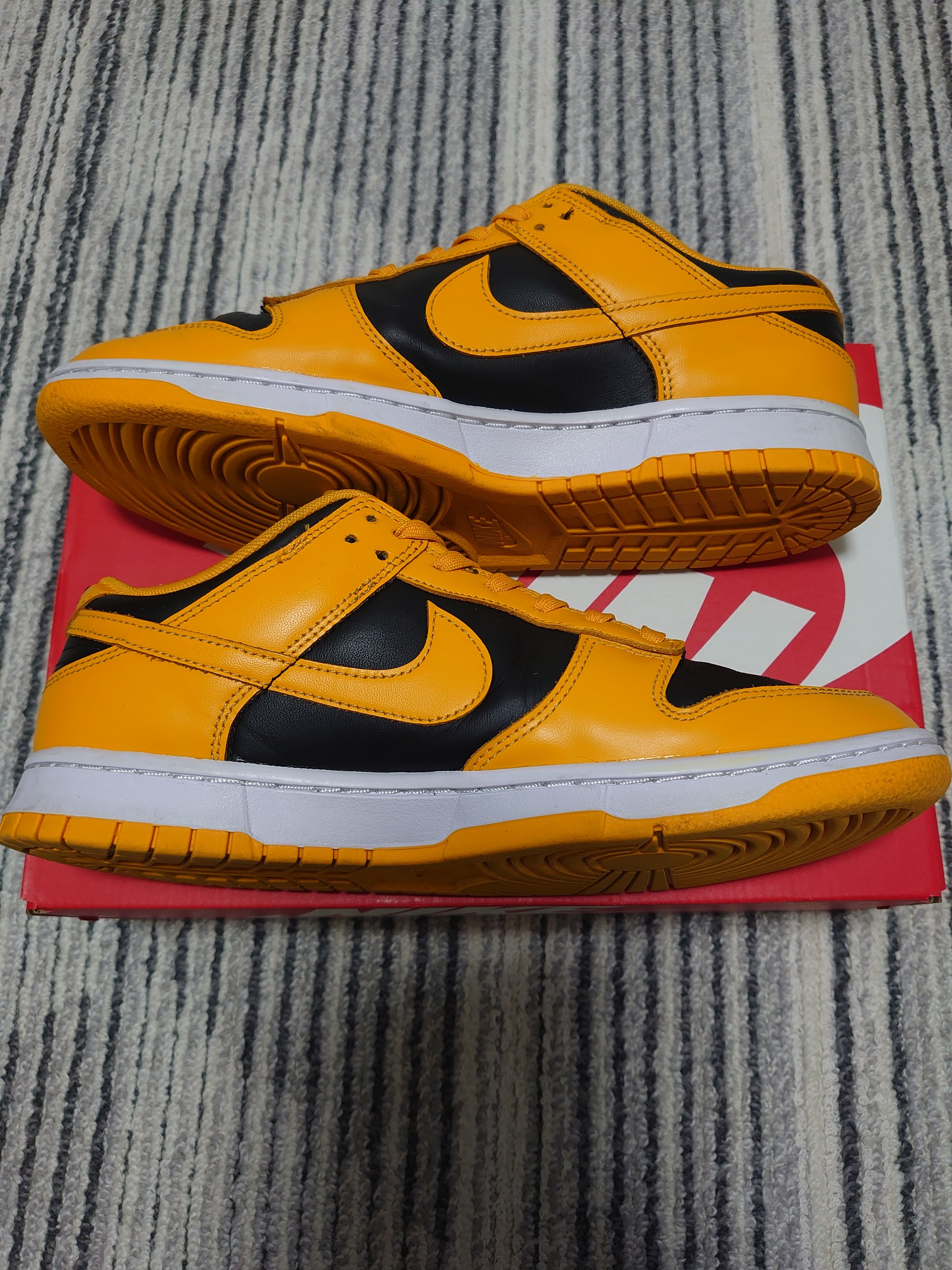 Nike Dunk Low "Championship Goldenrod"