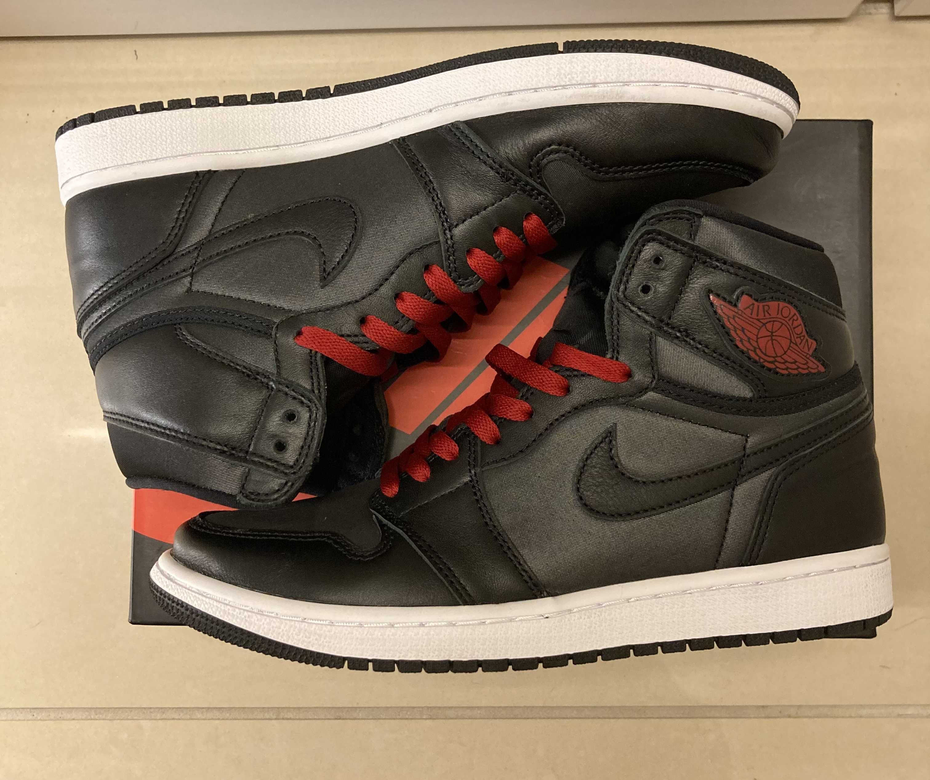 Nike Air Jordan 1 Retro High OG "Black/Metallic Silver/Gym Red"  