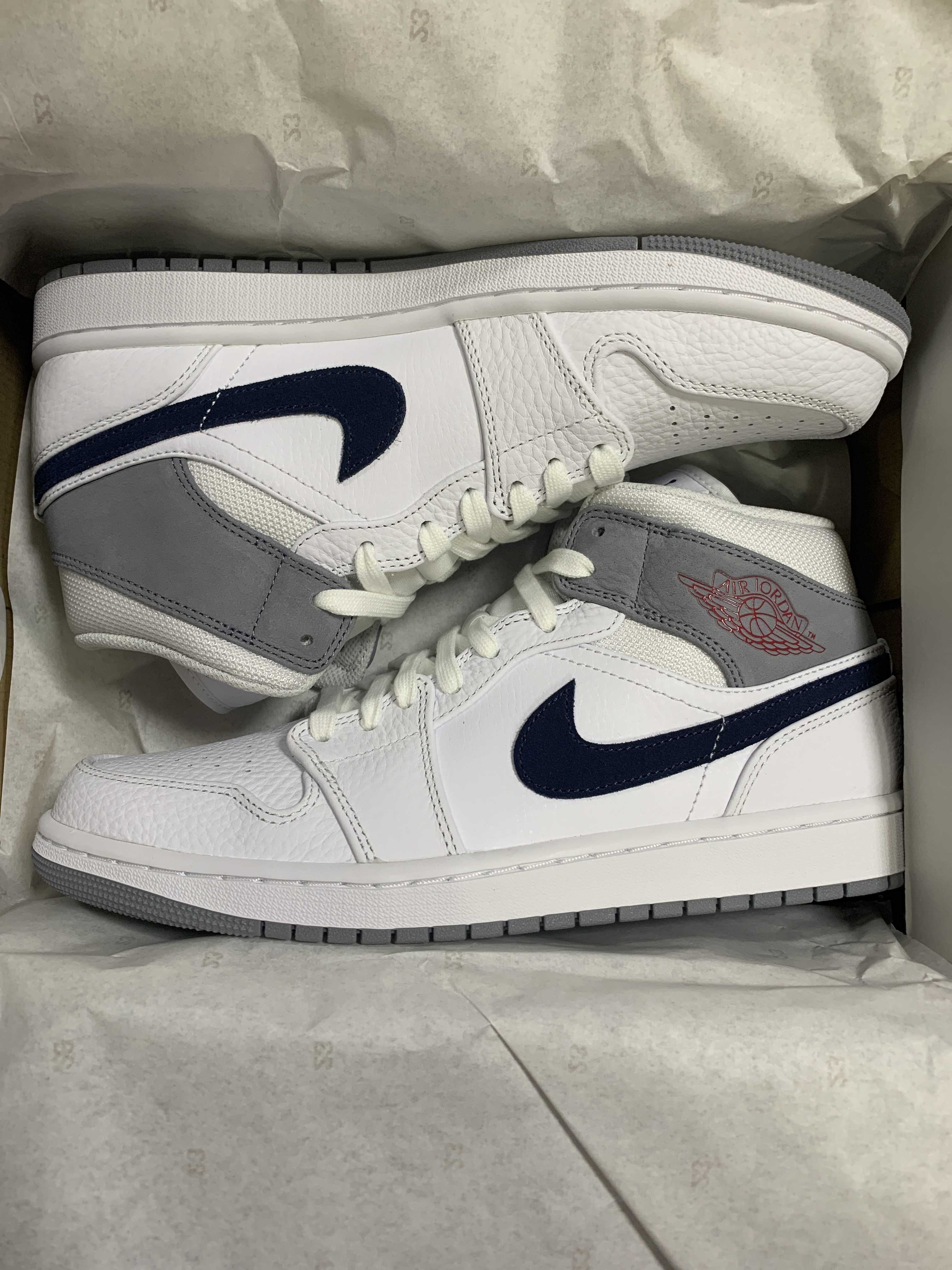 Nike Air Jordan 1 Mid "Paris"