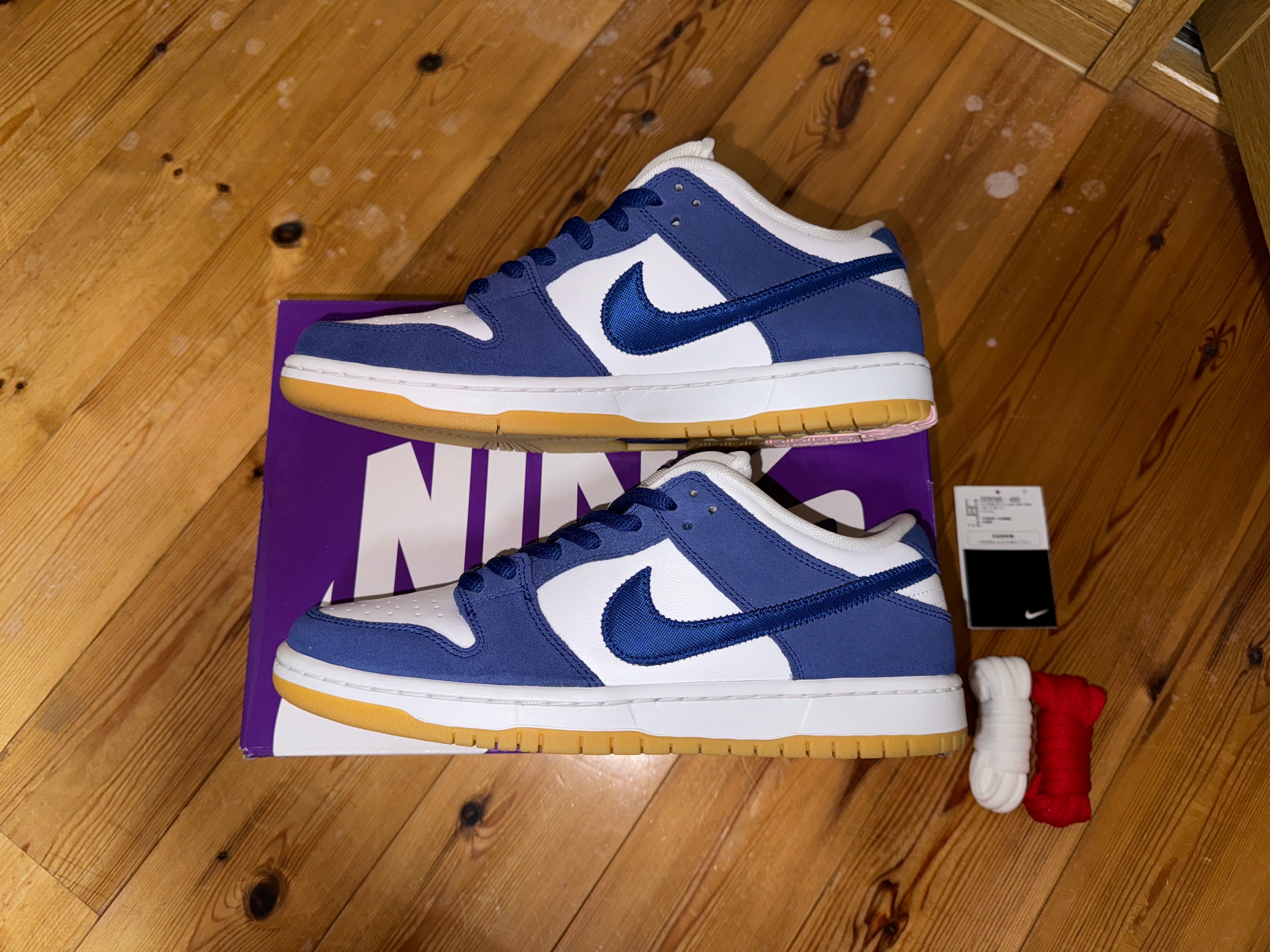 Nike SB Dunk Low "Los Angeles Dodgers/Deep Royal Blue"